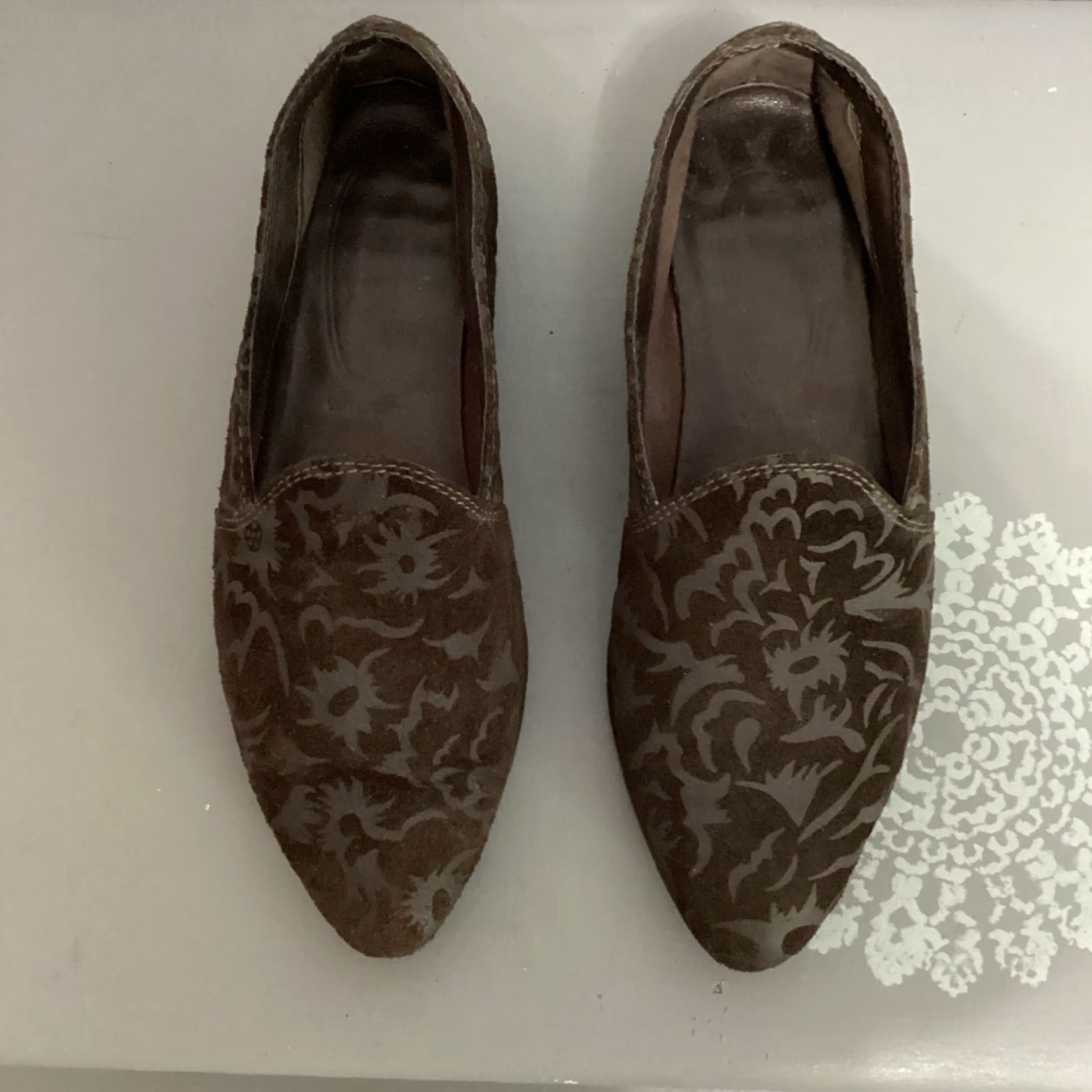 Vintage THE FLEXX Vera Pelle Flats Brown Floral Embossed Leather Slip On Flat Women 6.5 Classic Loafer Size US 7 / IT 37 - 2 Thumbnail