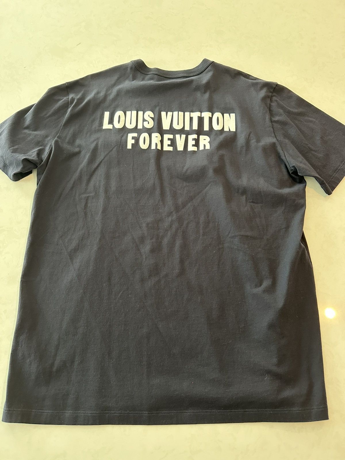 Louis Vuitton Louis Vuitton Upside Down Logo T shirt Size US XXL / EU 58 / 5 - 2 Thumbnail