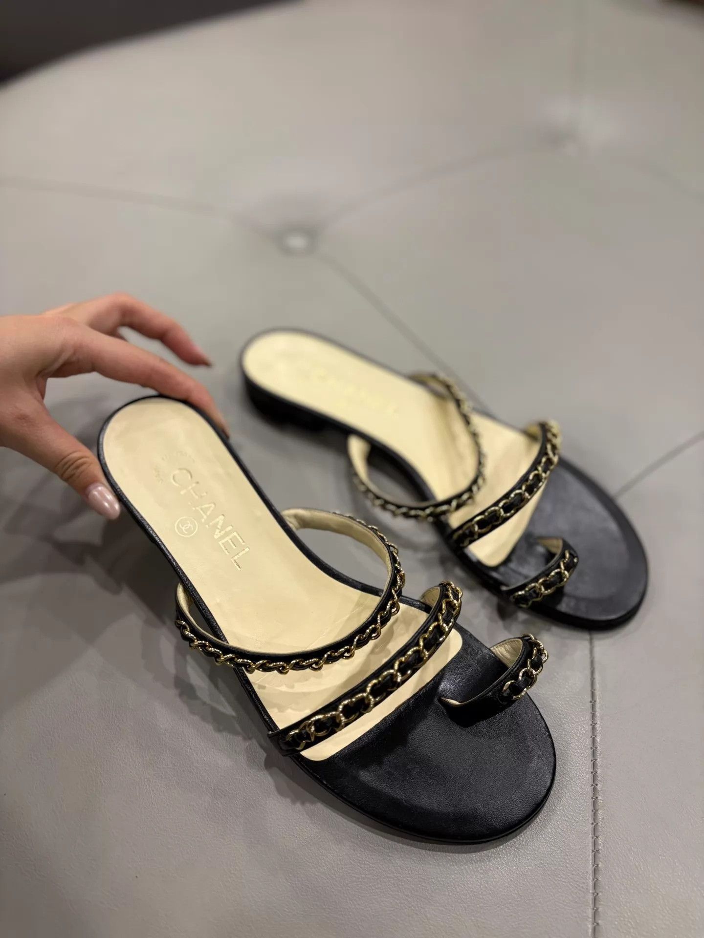 Chanel Chanel Black Leather Chain Sandal 38 (99 New) Size US 7.5 / IT 37.5 - 2 Thumbnail