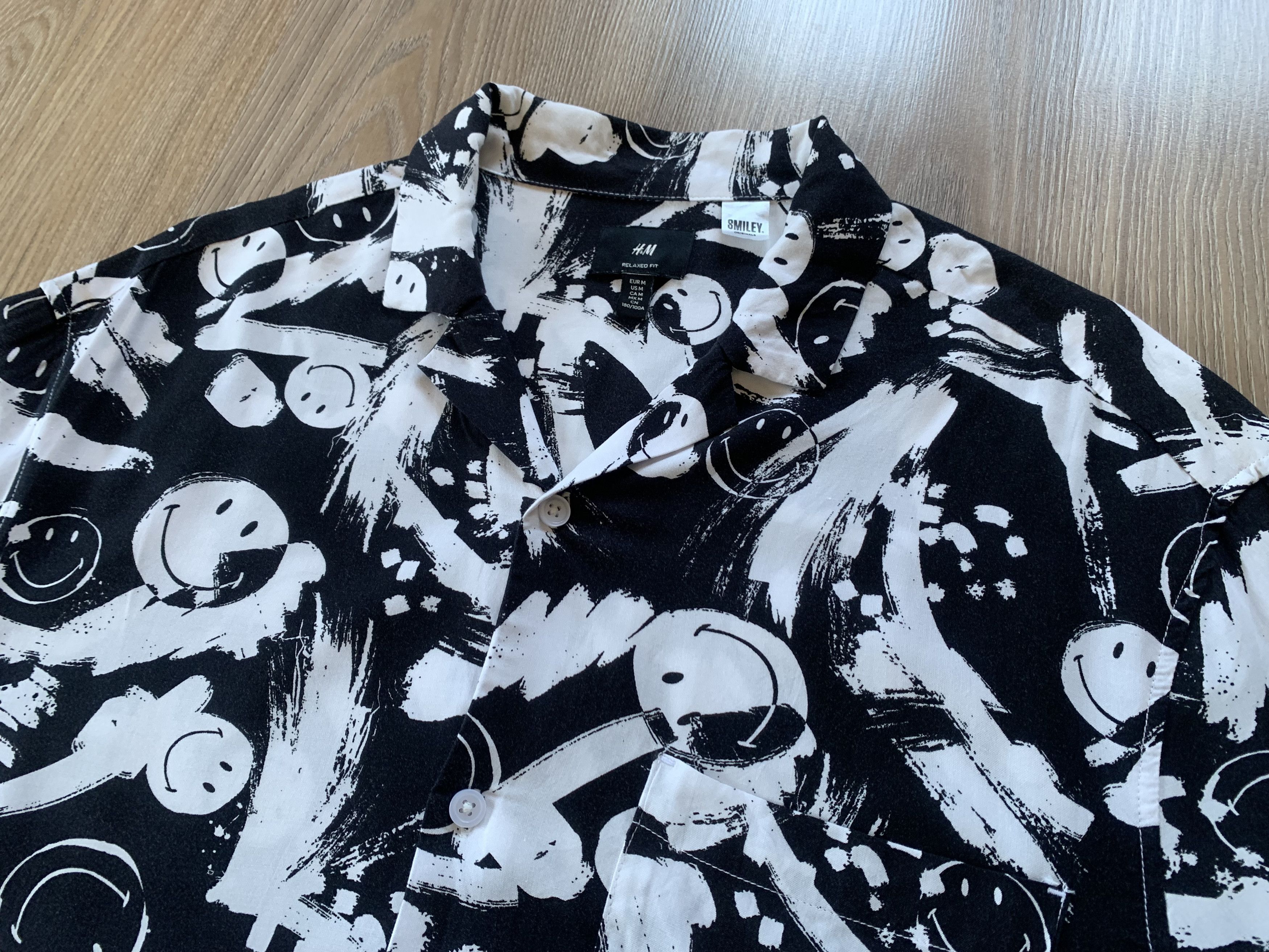 H&M H&M Smiley Relaxed Fit Hawaiian Short Sleeve Shirt Size US M / EU 48-50 / 2 - 4 Thumbnail