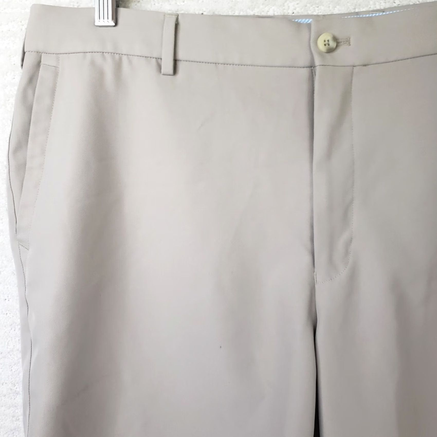 Peter Millar Peter Millar Wicking Performance Chino Shorts Men 38 Beige Golf Casual Size US 38 / EU 54 - 2 Thumbnail