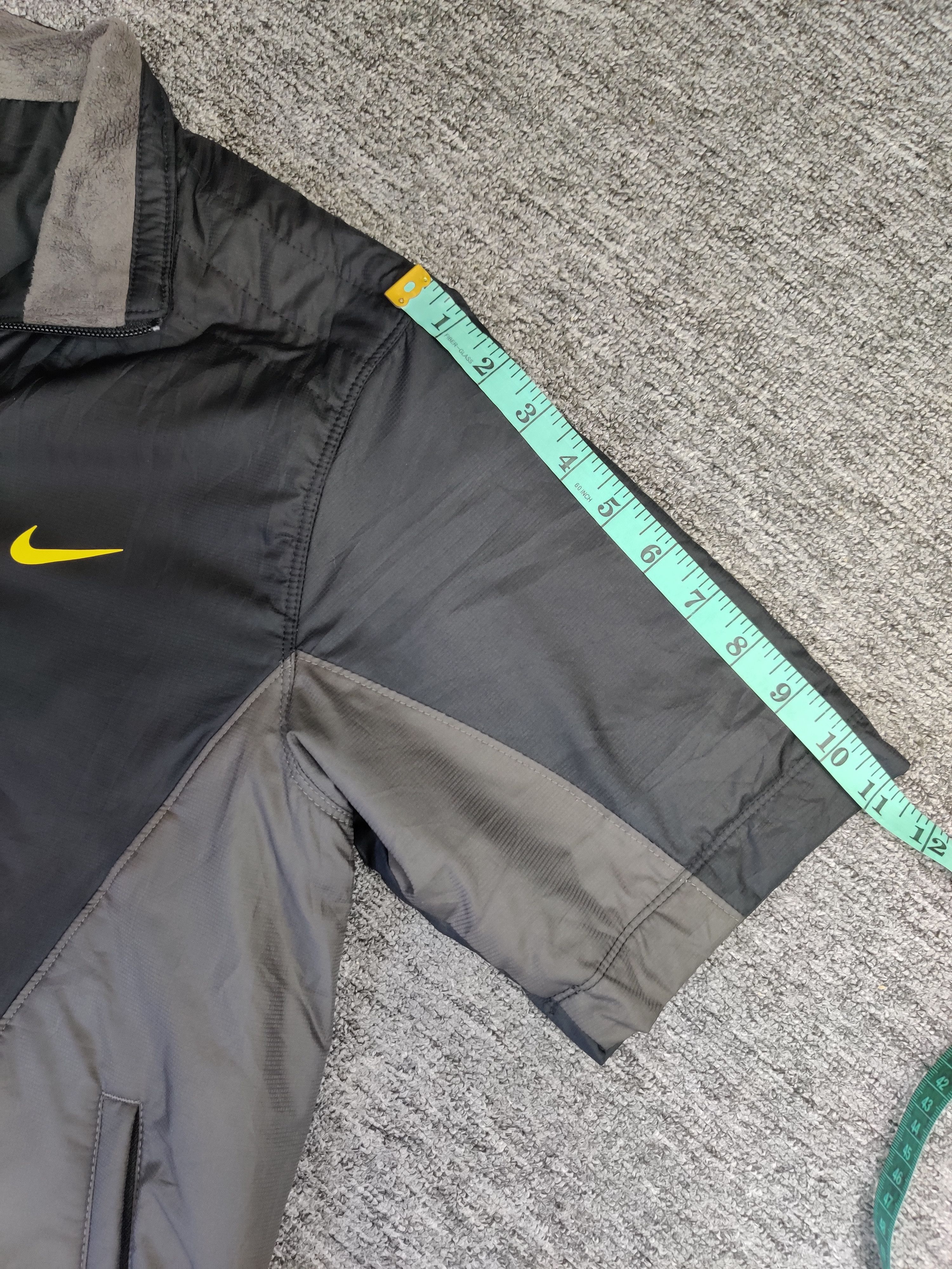 Nike Vintage Nike Golf Short Sleeve Zipper Light Jacket Size US M / EU 48-50 / 2 - 18 Thumbnail