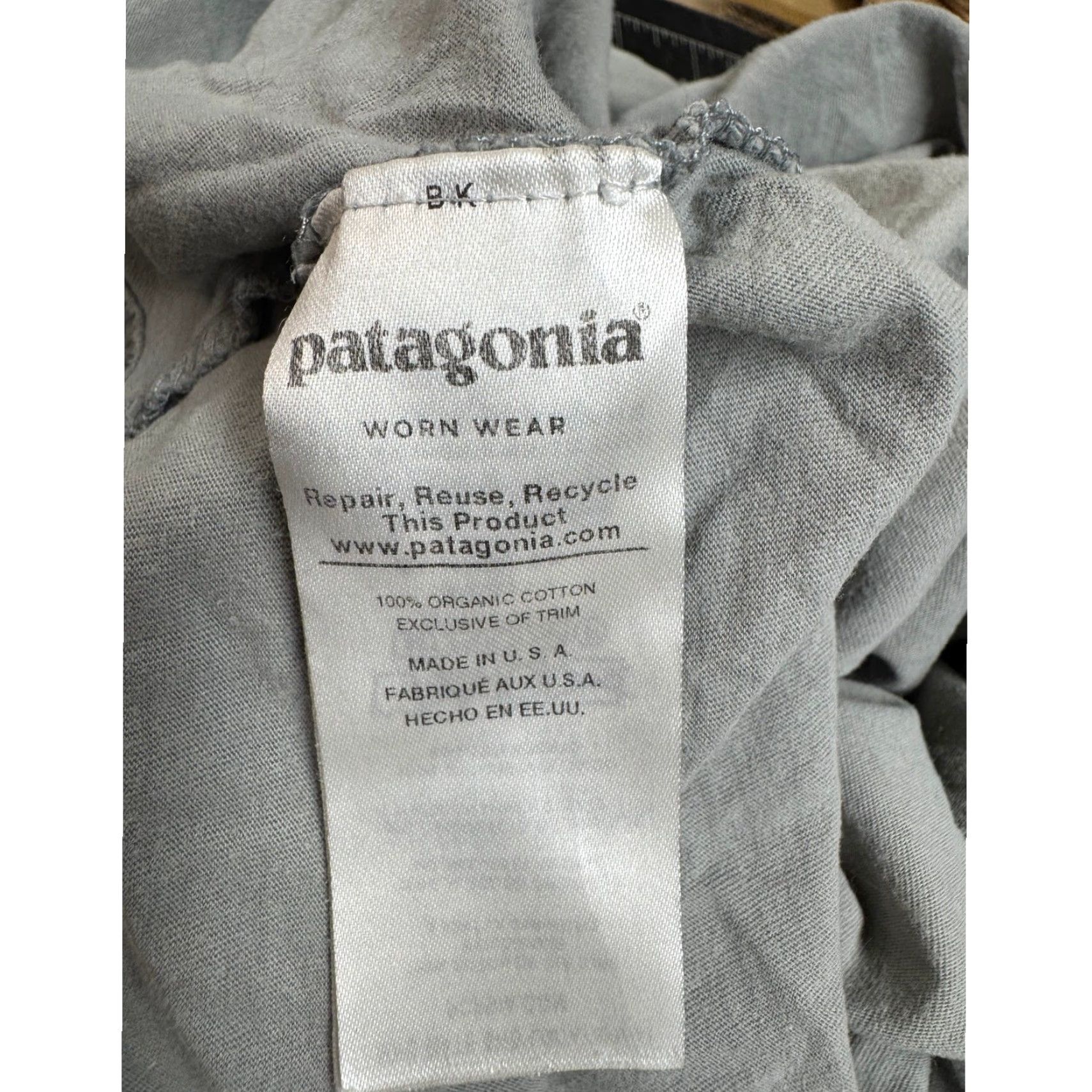Patagonia Patagonia Men's Fitz Roy Scope Organic T-Shirt Gray M Shirt Men 20" armpit to armpit 17" shoulder to shoulder 26" shoulder to hem Size US M / EU 48-50 / 2 - 6 Thumbnail