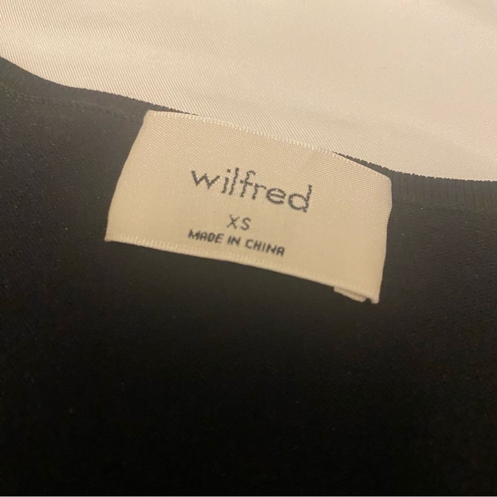 Aritzia Wilfred Artizia Dress sz XS Little Black Dress Long Sleeves Size XS / US 0-2 / IT 36-38 - 2 Thumbnail