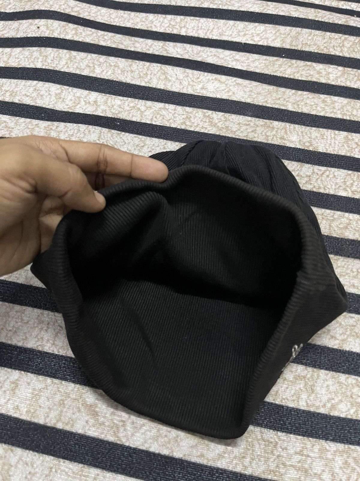 If Six Was Nine 2000s SEMANTIC DESIGN STAGGER MULTI ZIPPER BEANIE HAT Size ONE SIZE - 3 Thumbnail