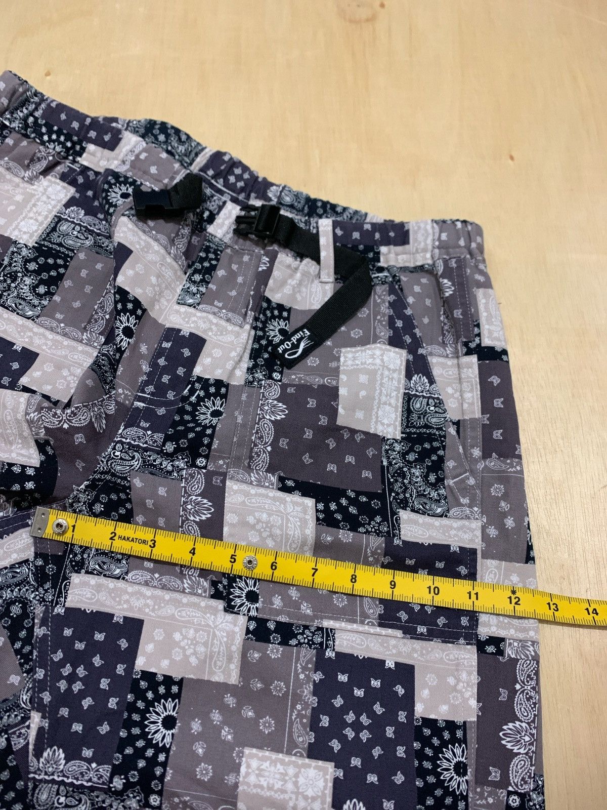 20471120 × Japanese Brand Bandana Find-Out Short pants Size US 33 - 14 Thumbnail