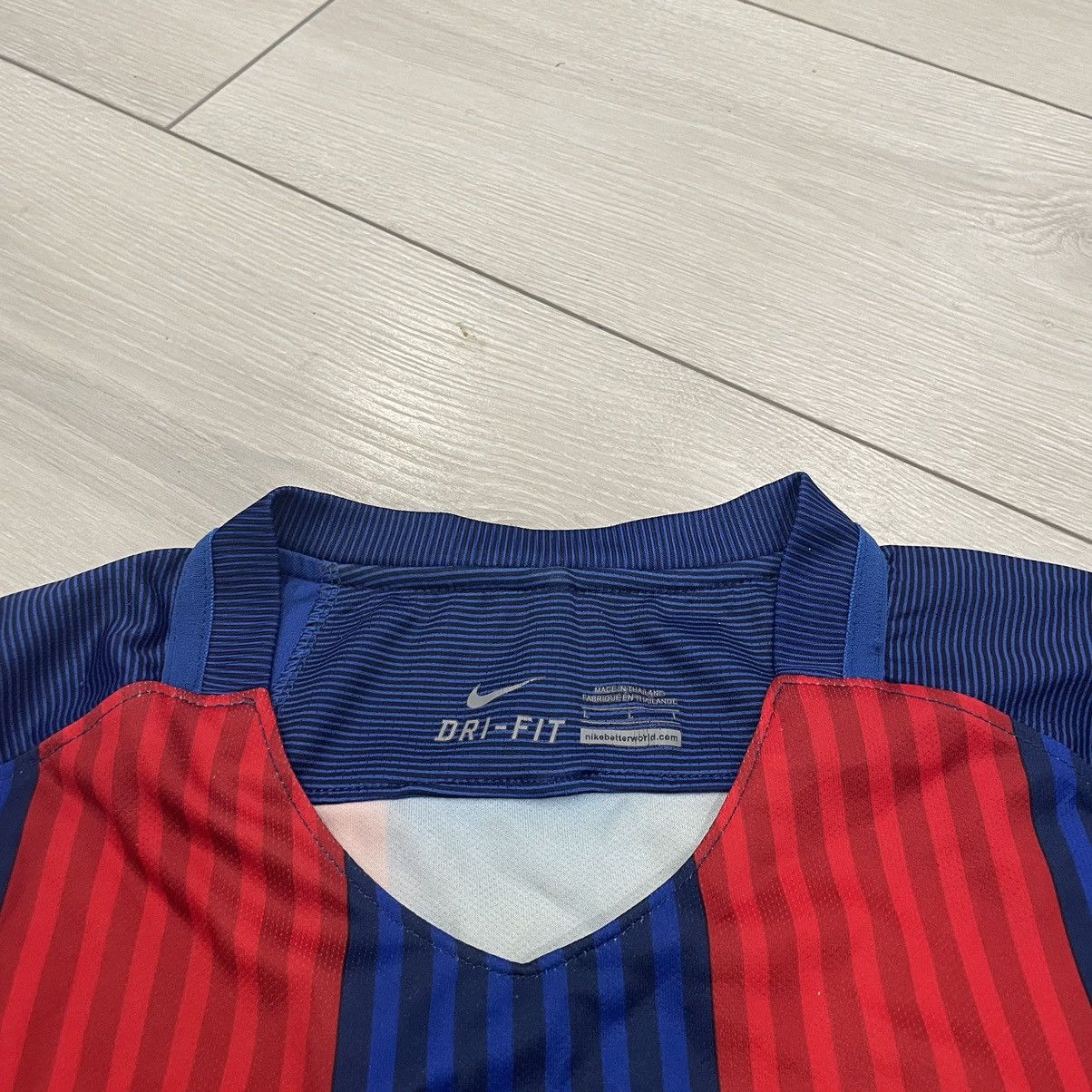 Nike Nike Barcelona Qatar 2016 Barsa Barca jersey shirt Unicef te Size US L / EU 52-54 / 3 - 3 Thumbnail