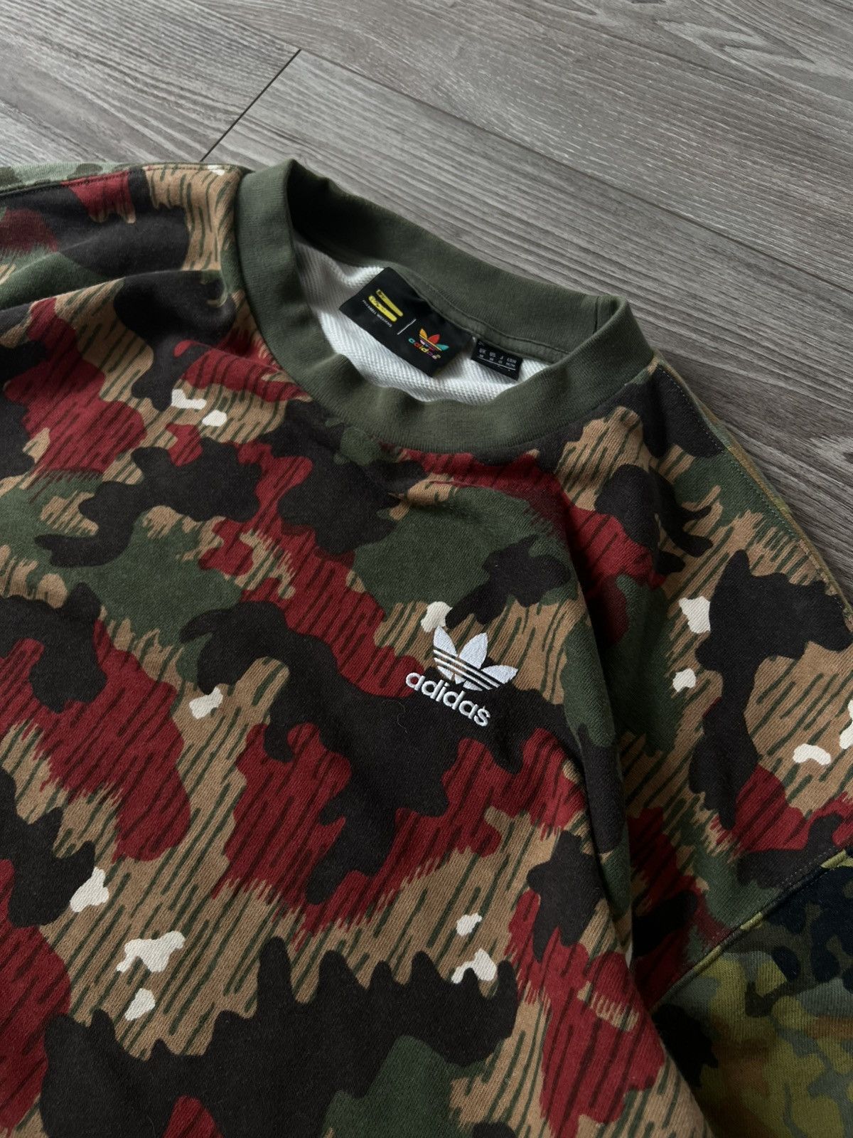 Adidas × Designer × Pharrell ‼️Archival Adidas x Pharrell Williams Hu Knit Camo Sweatshirt Size US M / EU 48-50 / 2 - 15 Thumbnail