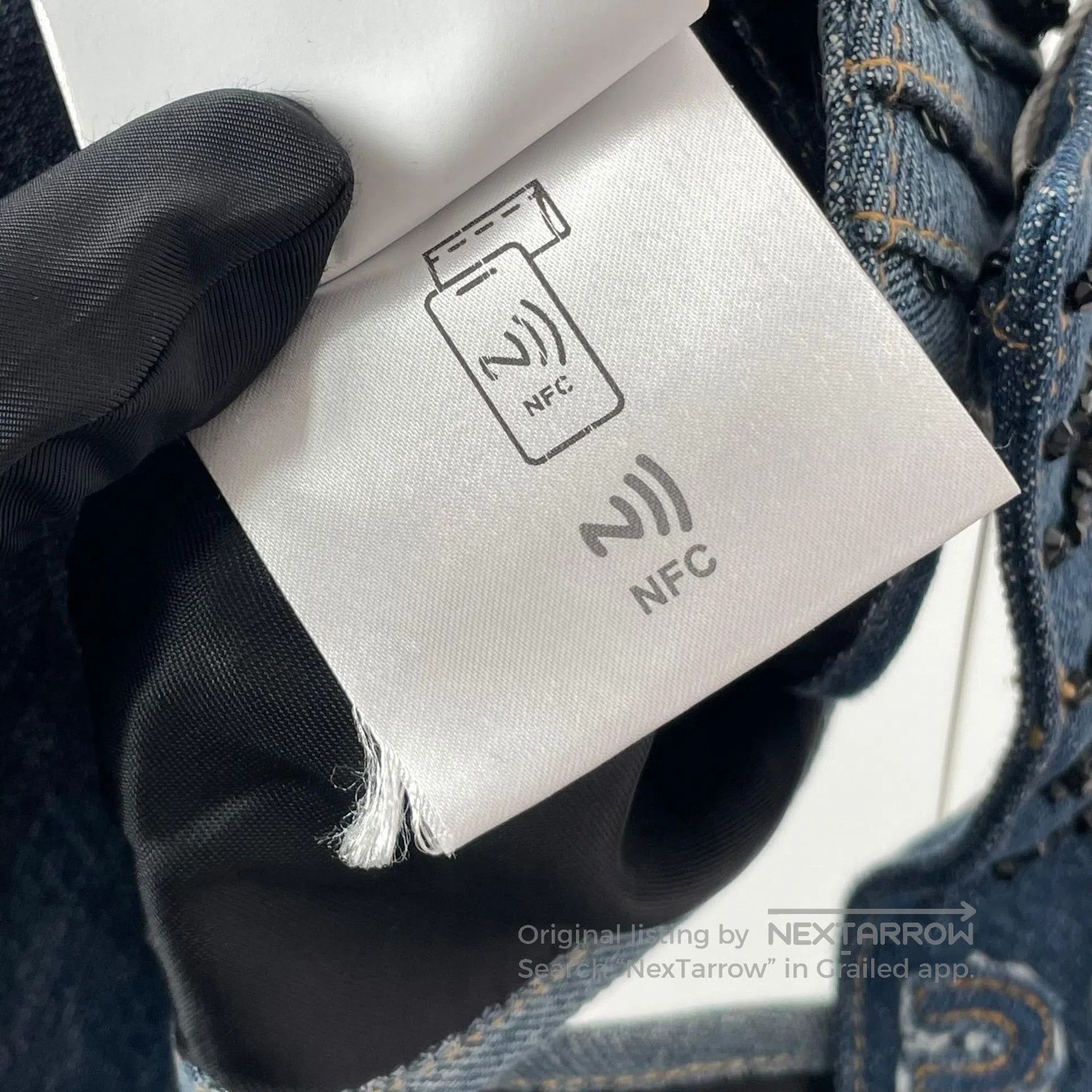 Miu Miu Miu Miu Denim V-neck Short Vest| Size XS / US 0-2 / IT 36-38 - 9 Thumbnail