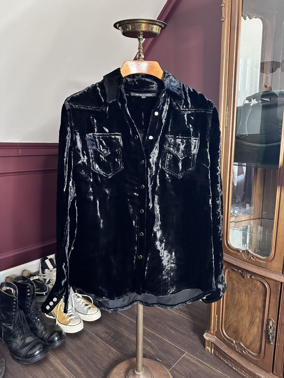 Cout de la Liberte CDLL “Stevie” $1,200 viscose velvet black western snap shirt Size US XS / EU 42 / 0 - 1 Thumbnail