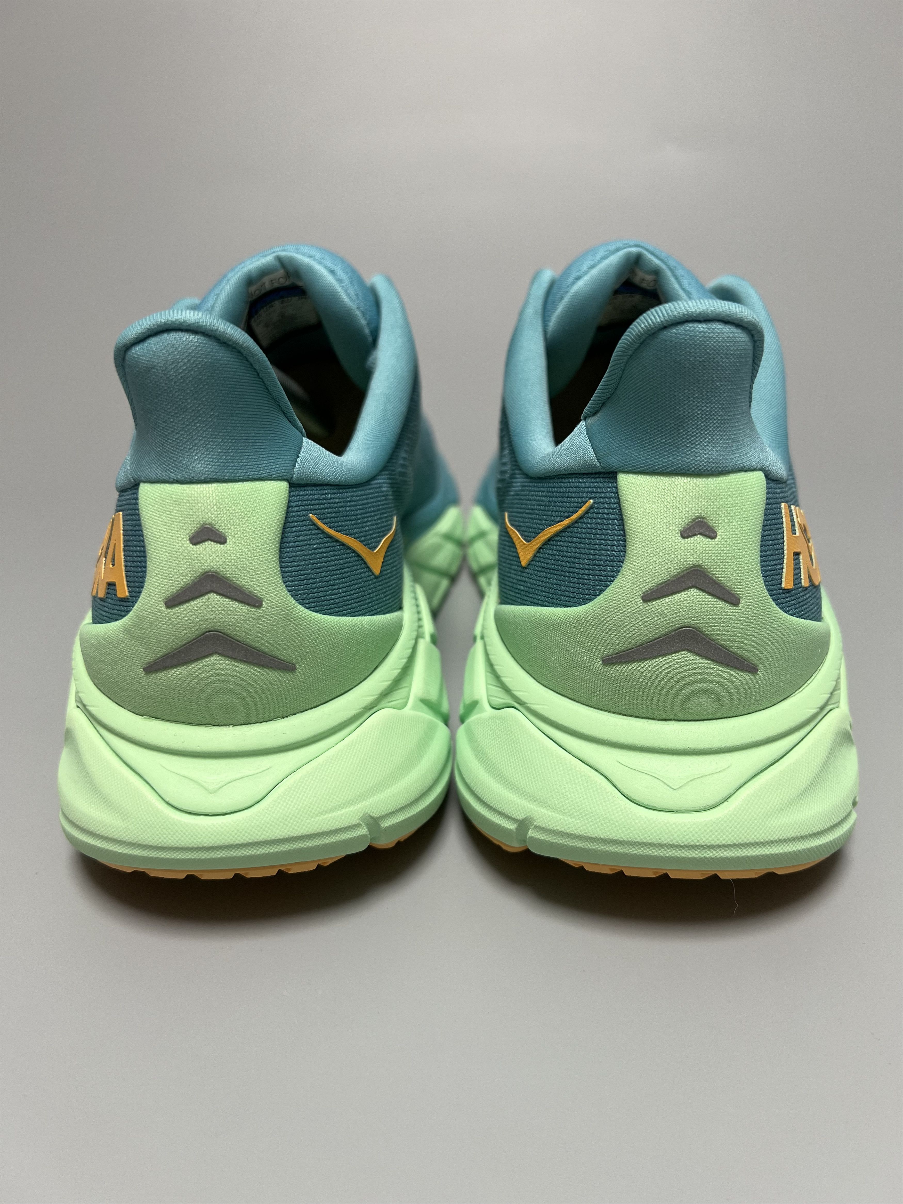 Hoka 9D Hoka One One Arahi 6 Running Shoes Walking Gym Size US 9 / EU 42 - 3 Thumbnail