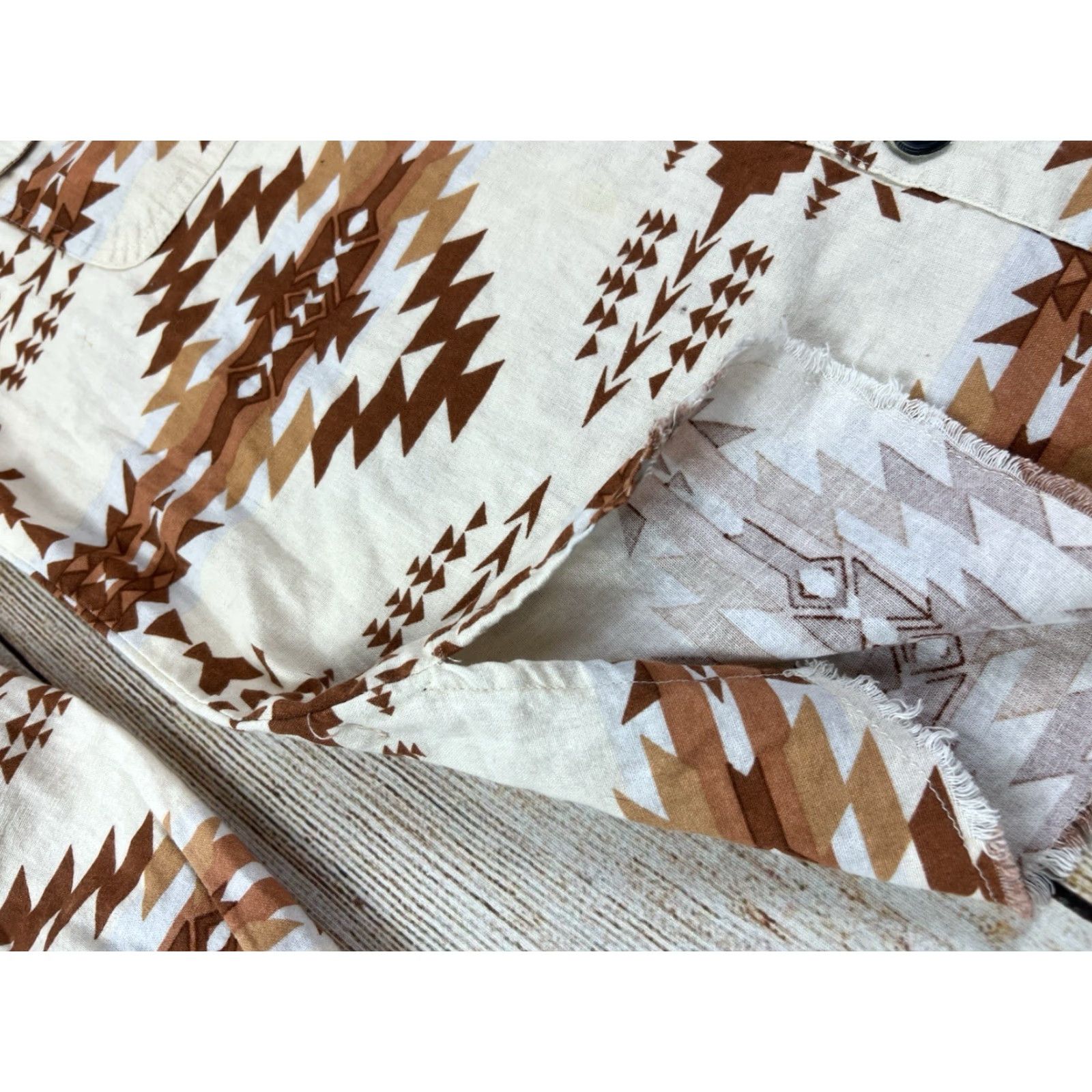 BKE BKE Shirt Women’s Aztec Washed Cream Rust Button Frayed Hem Size S Long Sleeve Ivory Color Button-Up 100% Cotton Highway? Size S / US 4 / IT 40 - 4 Thumbnail