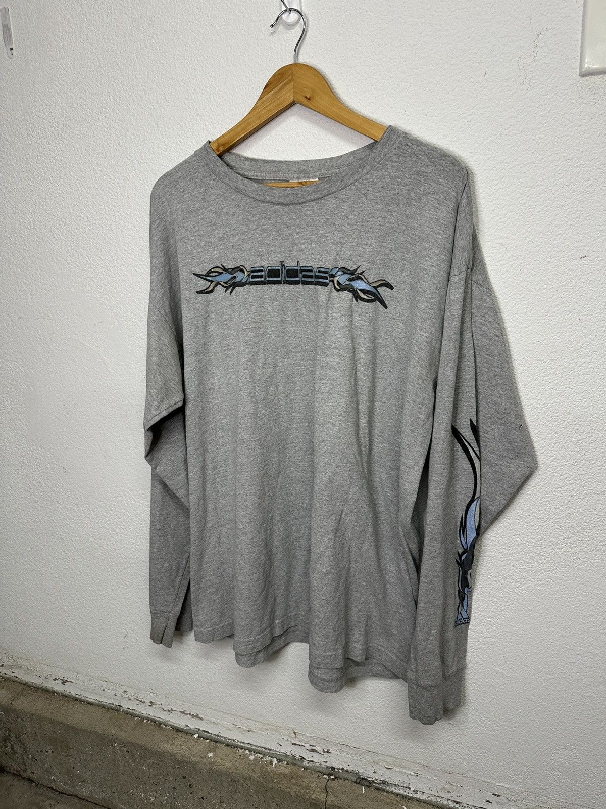 Adidas Adidas, long sleeve flame T-shirt Size US XXL / EU 58 / 5 - 1 Thumbnail