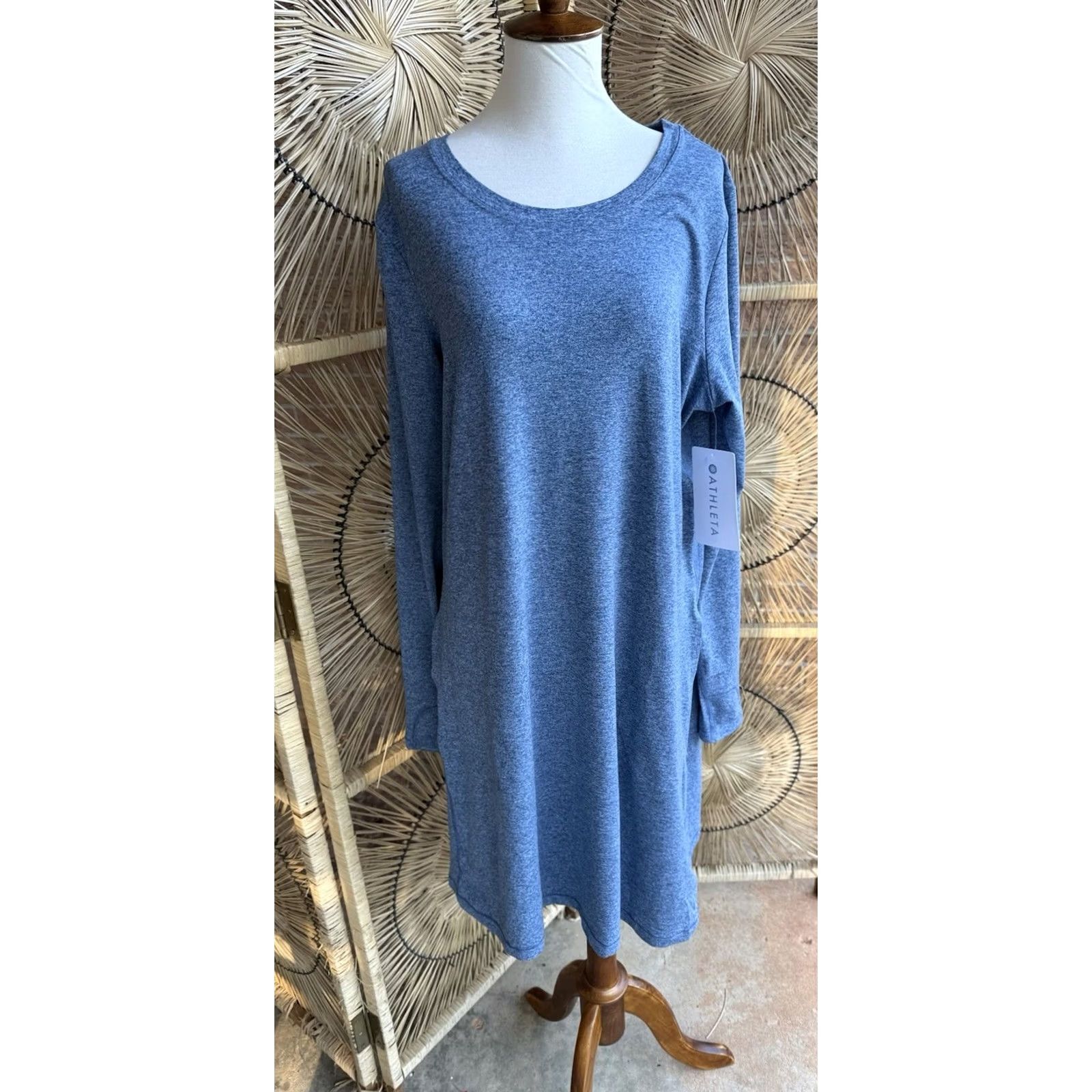 Athleta Athleta Dress Blue Heather Uptempo Shirt L Long Sleeve Crew Neck Pockets Size L / US 10 / IT 46 - 3 Thumbnail