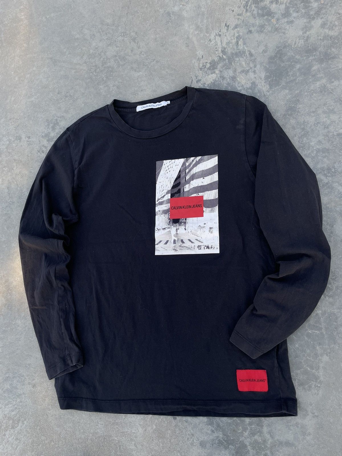 Calvin Klein × Vintage Calvin Klein Y2K Long Sleeve Shirt Tee Small City Logo Size US M / EU 48-50 / 2 - 4 Thumbnail