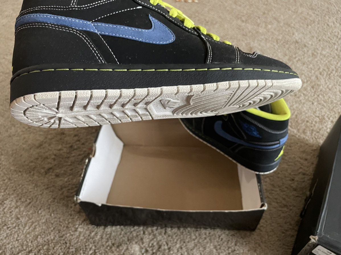 Nike Jordan 1 Retro Black Cyber Size US 10.5 / EU 43-44 - 5 Thumbnail