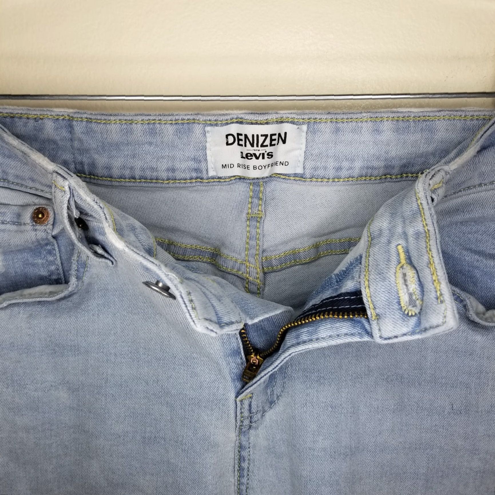 Levi's Levi's Distressed Boyfriend Jeans Women's Size 8 Mid Rise Blue Size 30" / US 8 / IT 44 - 3 Thumbnail