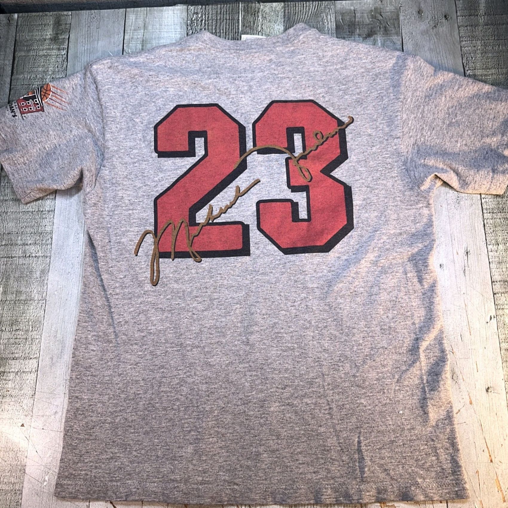 Nike VINTAGE Nike Michael Jordan Restaurant Shirt USA 23 Medium Gray Mens T-Shirt Size US M / EU 48-50 / 2 - 6 Thumbnail