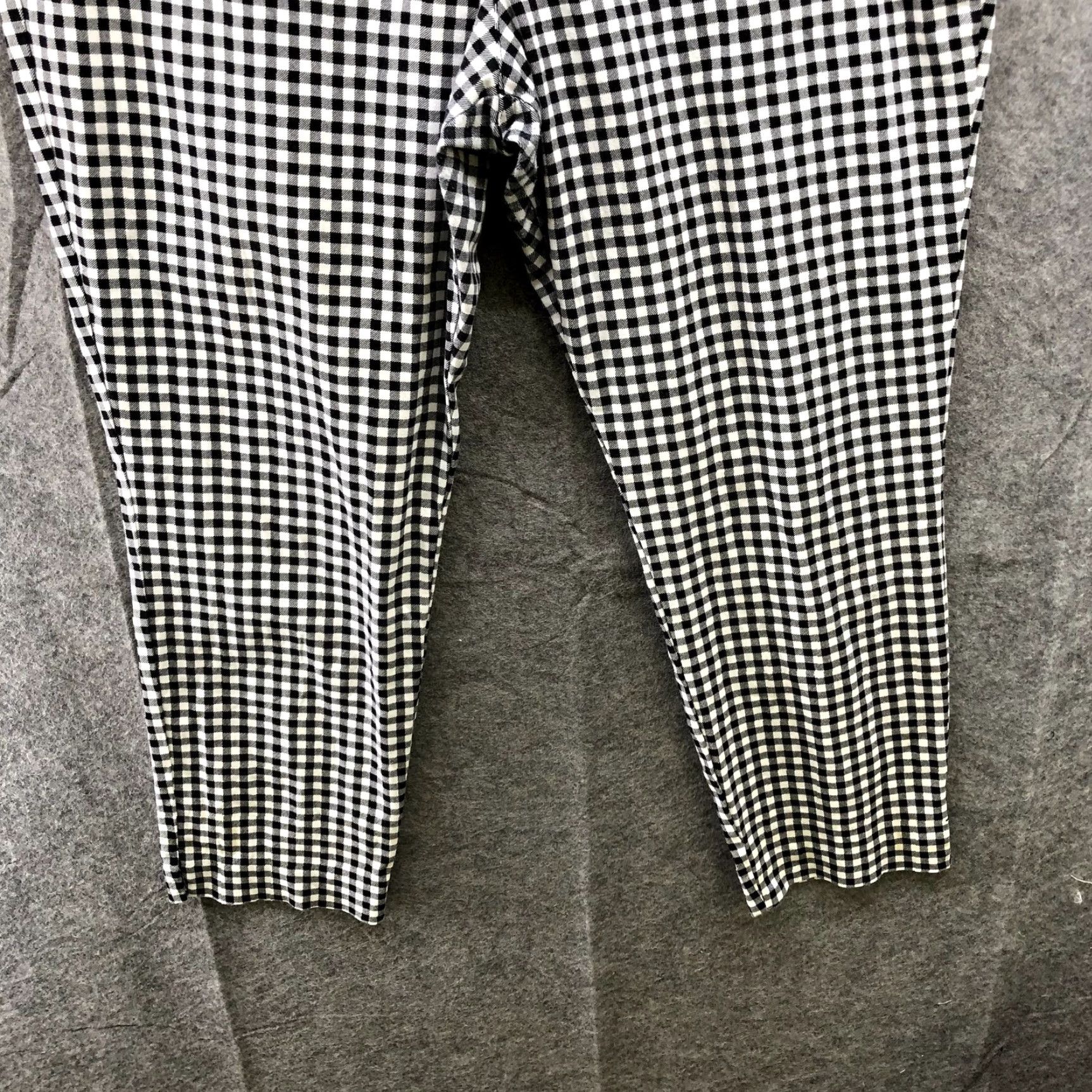 Old Navy Old Navy Wow Crop Slim Fit Pants Womens 18 Black White Gingham High Rise Cropped Pants Plus Size Womens 18 Black White Gingham Punk Rock Style Size 40" / US 18 - 4 Thumbnail