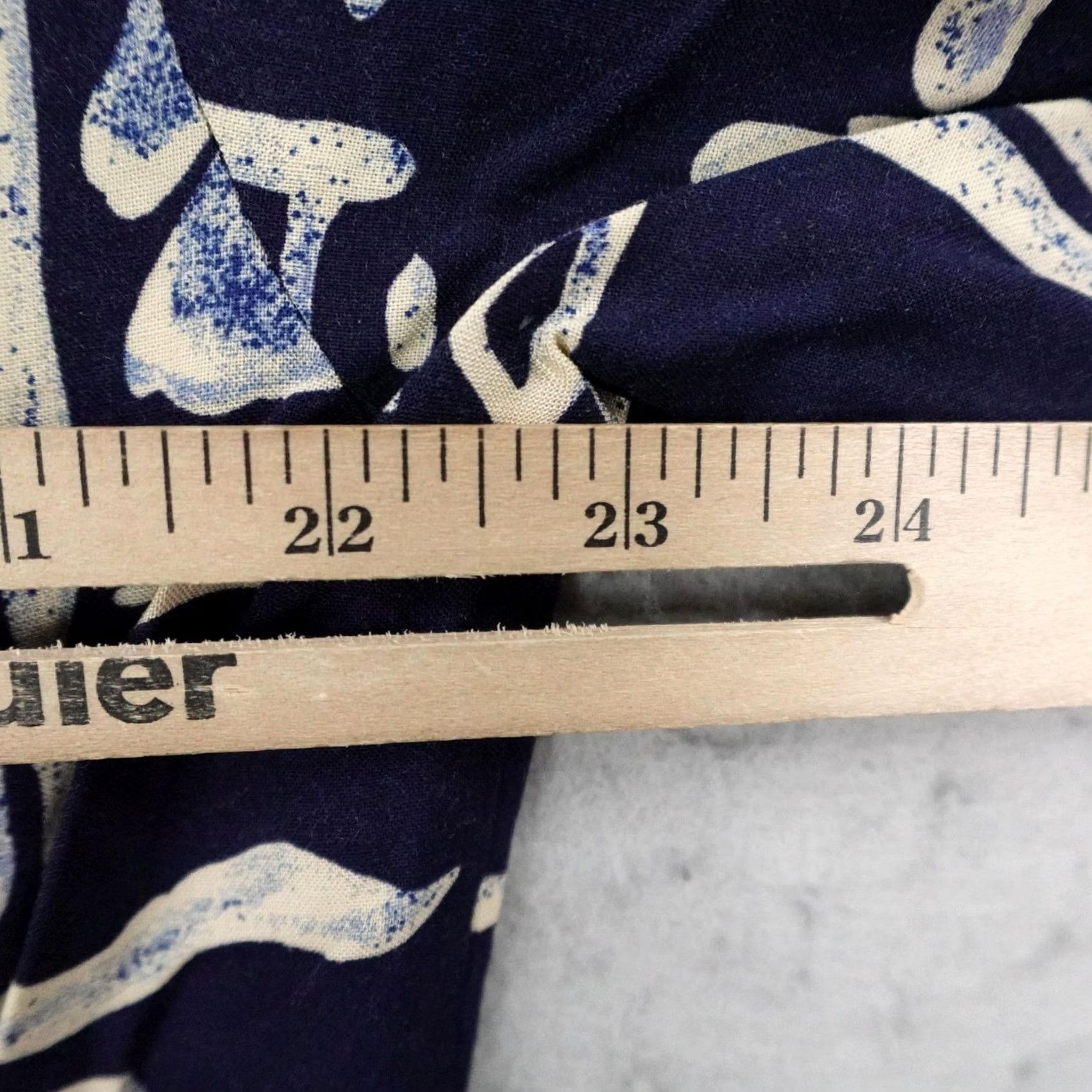 Hilo Hattie VINTAGE Hilo Hattie Shirt Mens Medium Blue Hawaiian Aloha Rayon Floral Camp Button Up Size US M / EU 48-50 / 2 - 5 Thumbnail