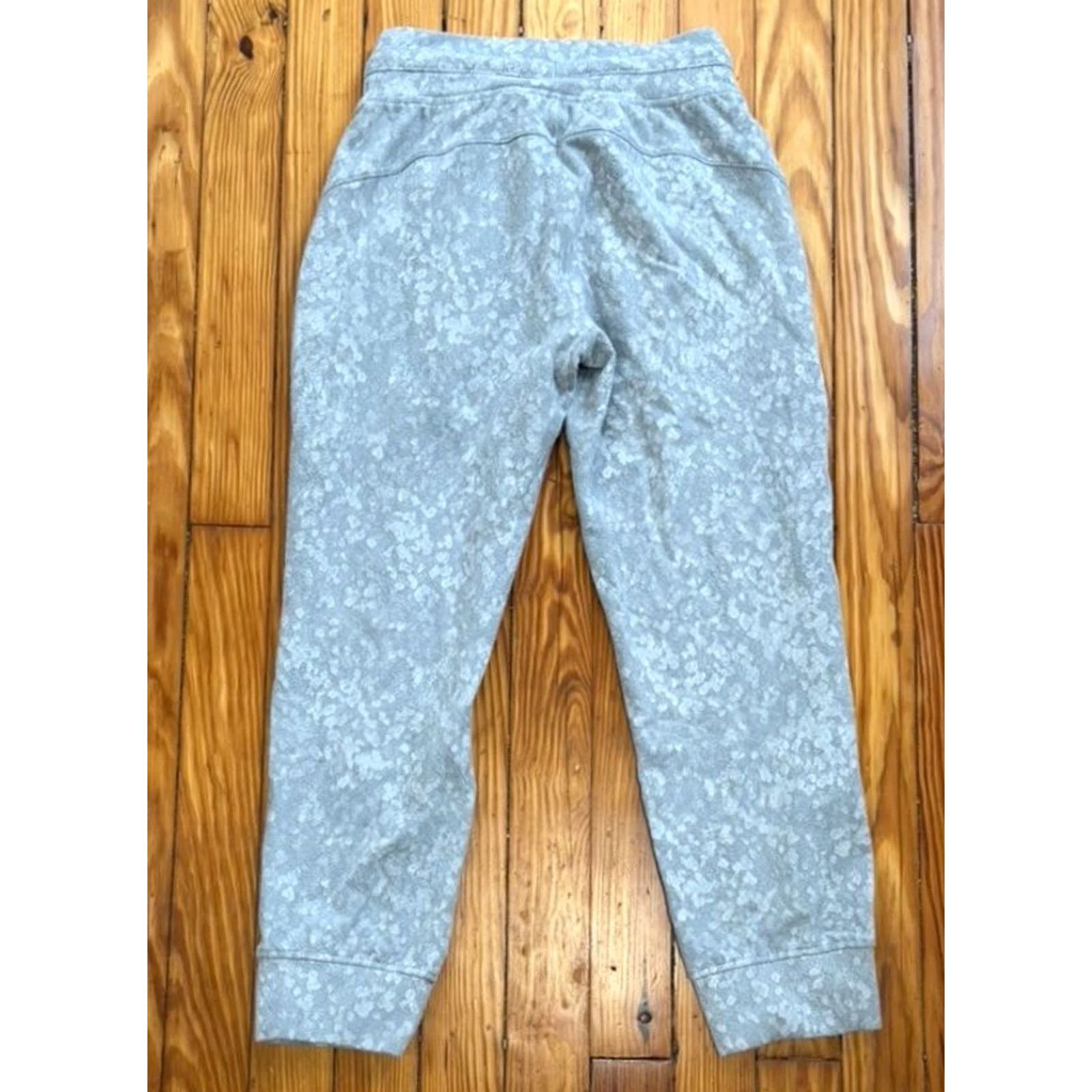 Lululemon Lululemon Ready to Rulu High-Rise Cropped Jogger Women’s 2 Starlight Camo Pants Multicolor Jogger Womens Inseam 24 in Activewear casual Size 26" / US 2 / IT 38 - 2 Thumbnail