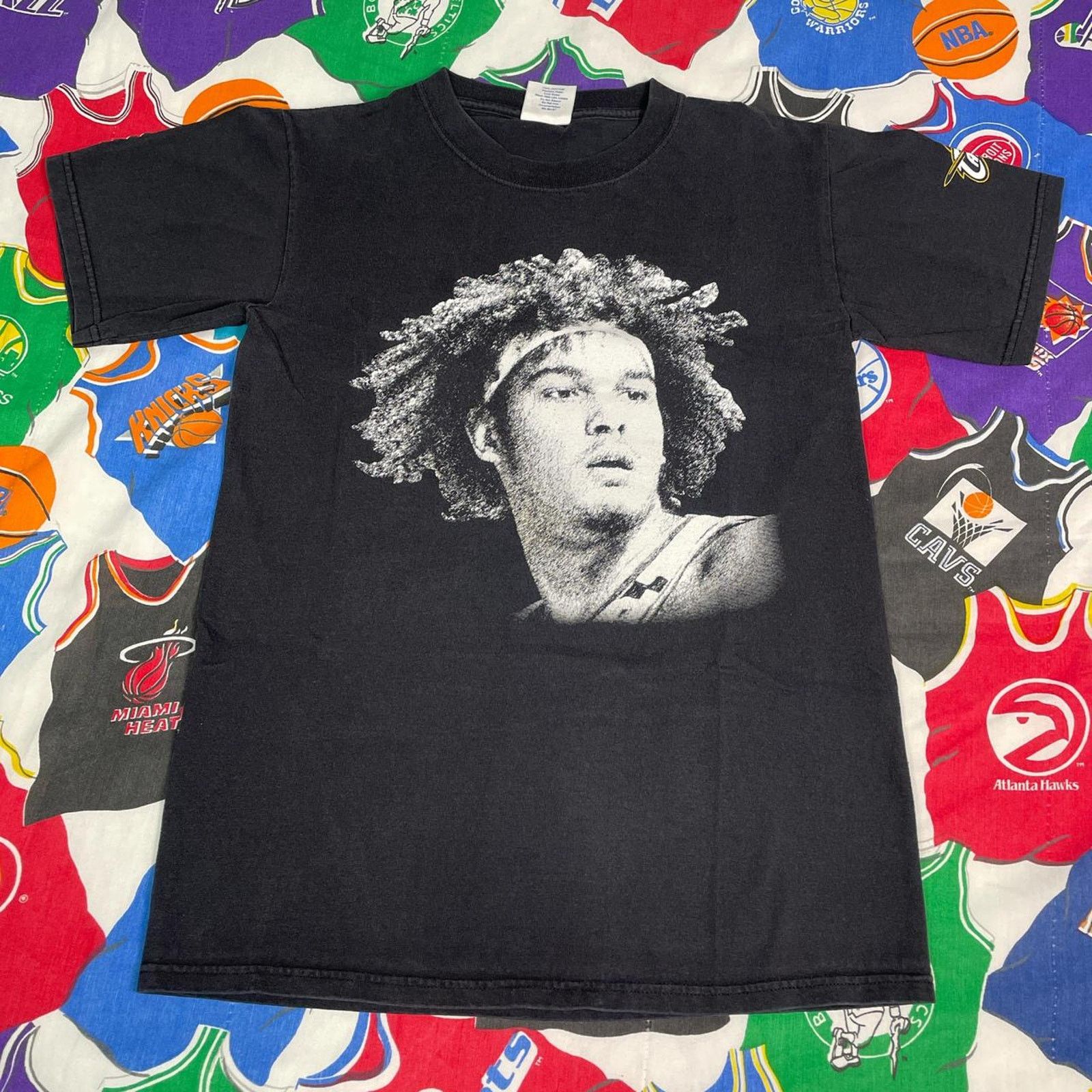 NBA × Vintage Y2K 2000s NBA Anderson Varejao Cleveland Cavaliers Mens Tee Size US S / EU 44-46 / 1 - 1 Thumbnail