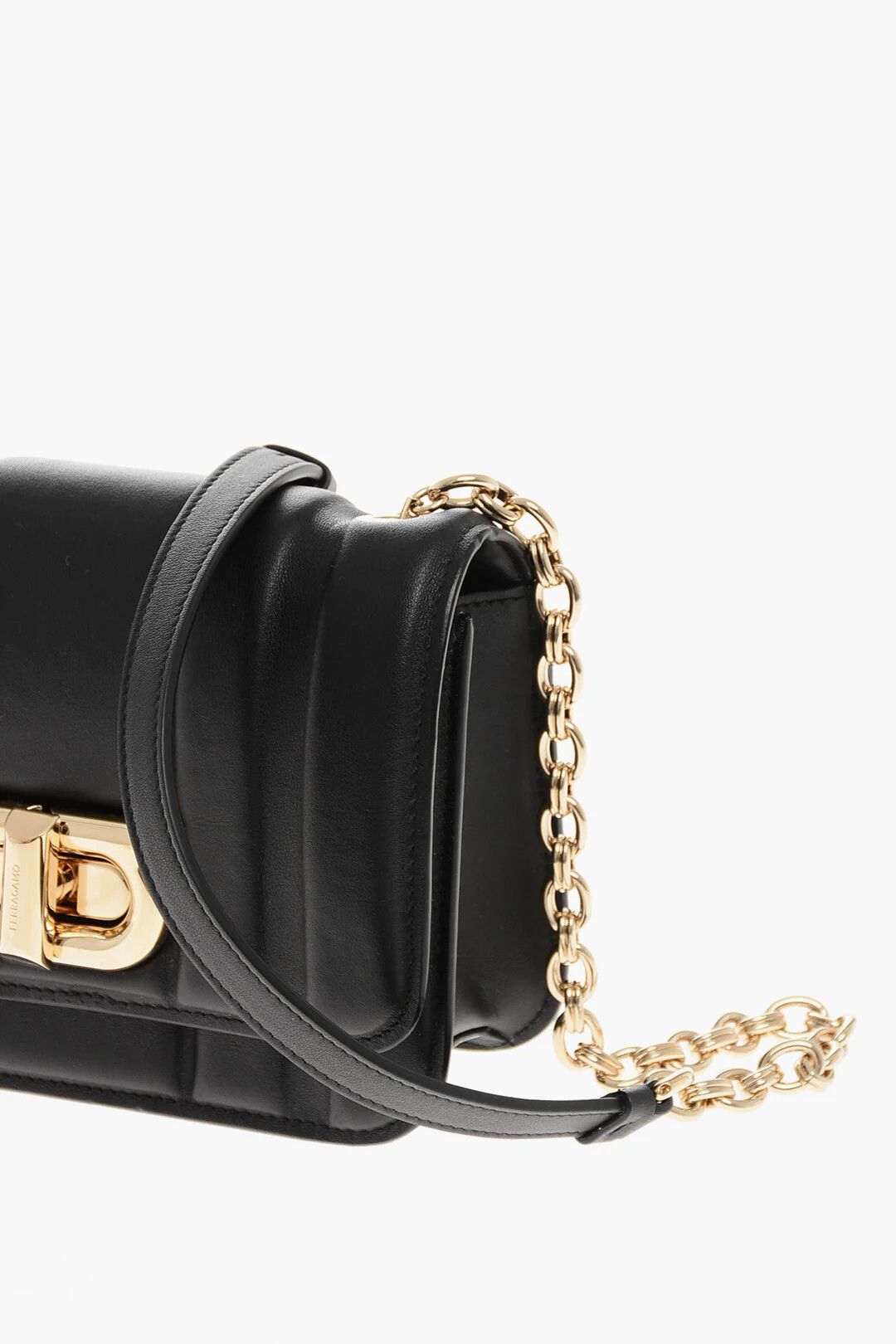 Salvatore Ferragamo og1mm0326 Size: OS / Quilted Leather Crossbody Bag in Black Size ONE SIZE - 3 Thumbnail