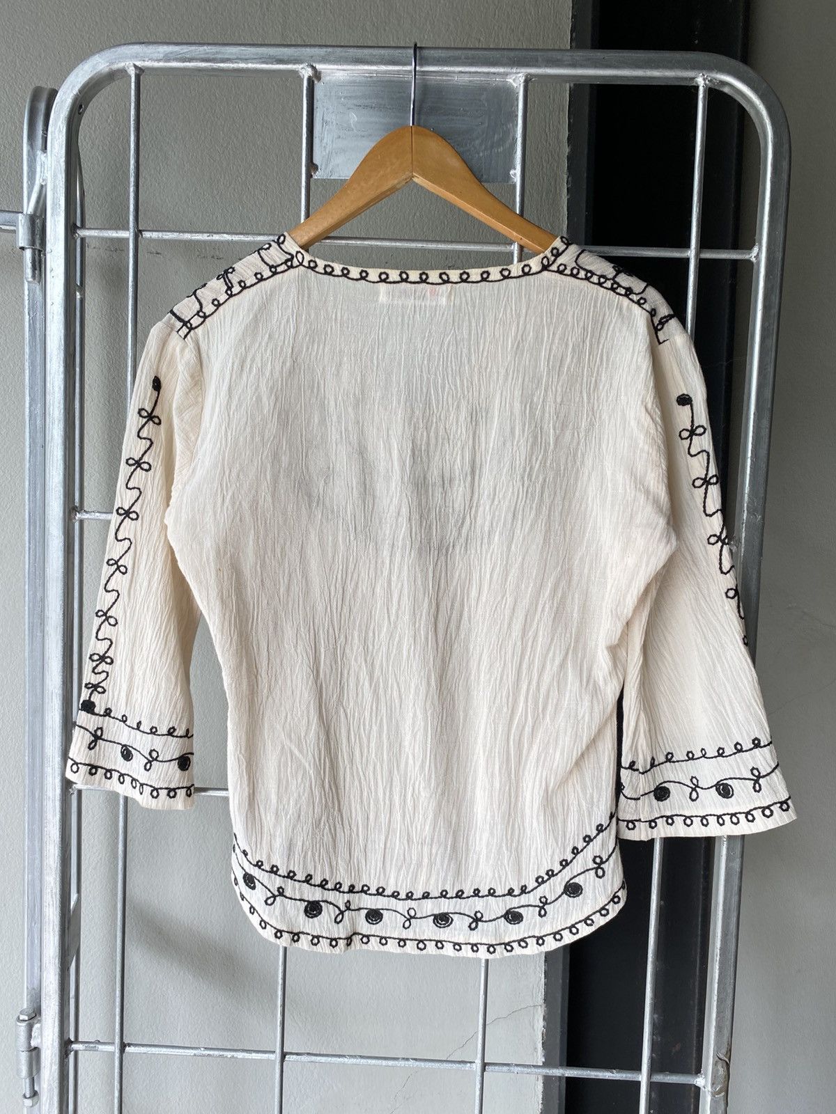Donna Morgan MORGAN White Blouse with Black Embroidery Size M / US 6-8 / IT 42-44 - 3 Thumbnail