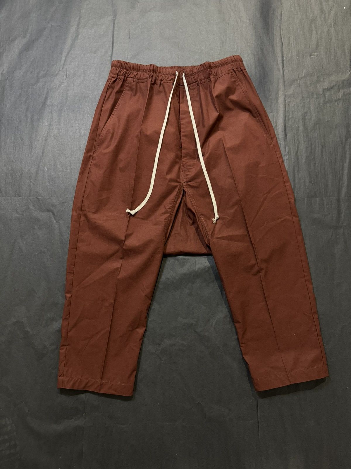 image of Rick Owens Men Drawstring Cropped Pants in Dark Blood Red (Size 32)