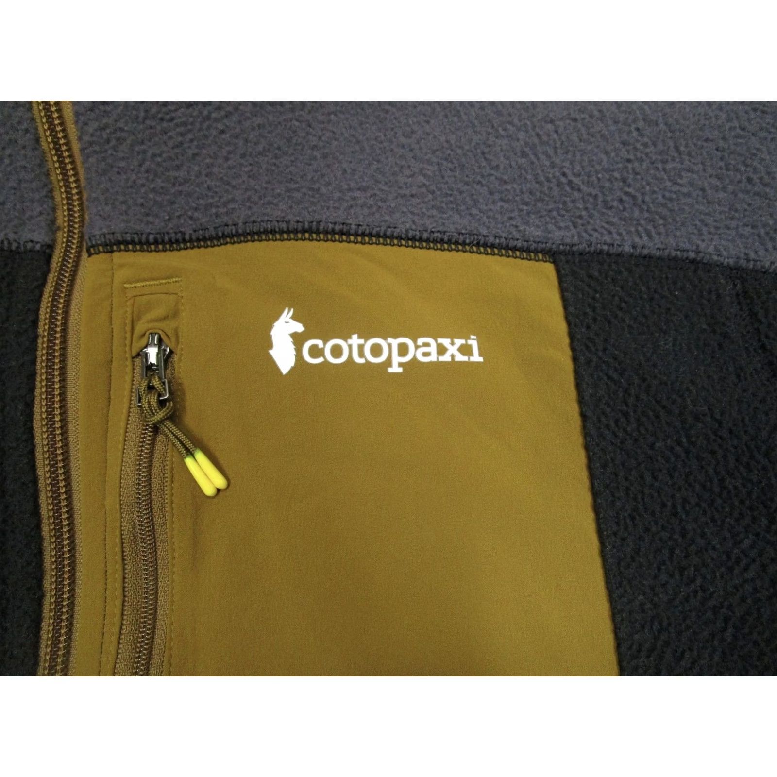 Cotopaxi Cotopaxi Pullover Men Small Black Fleece 1/2 Zip Pocket Logo Mock Neck Sweatshirt Jacket Style: Pullover Size US S / EU 44-46 / 1 - 3 Thumbnail