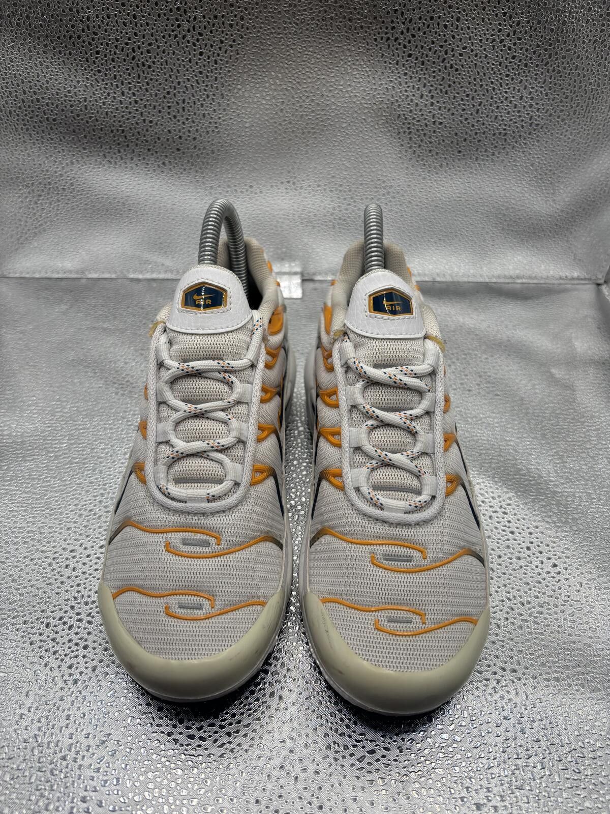 Nike Nike air max plus hiking white kumquat marina GS Size US 5 / EU 37 - 2 Thumbnail