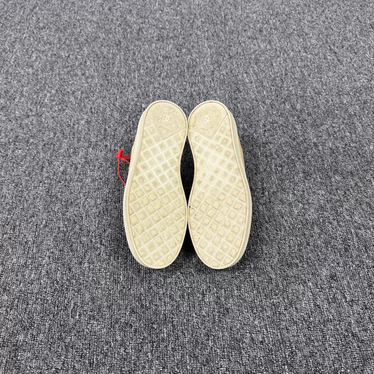Chanel Chanel Beige Color Blocked Pearl CC Thick Sole Flat Shoes Size US 7 / IT 37 - 6 Thumbnail