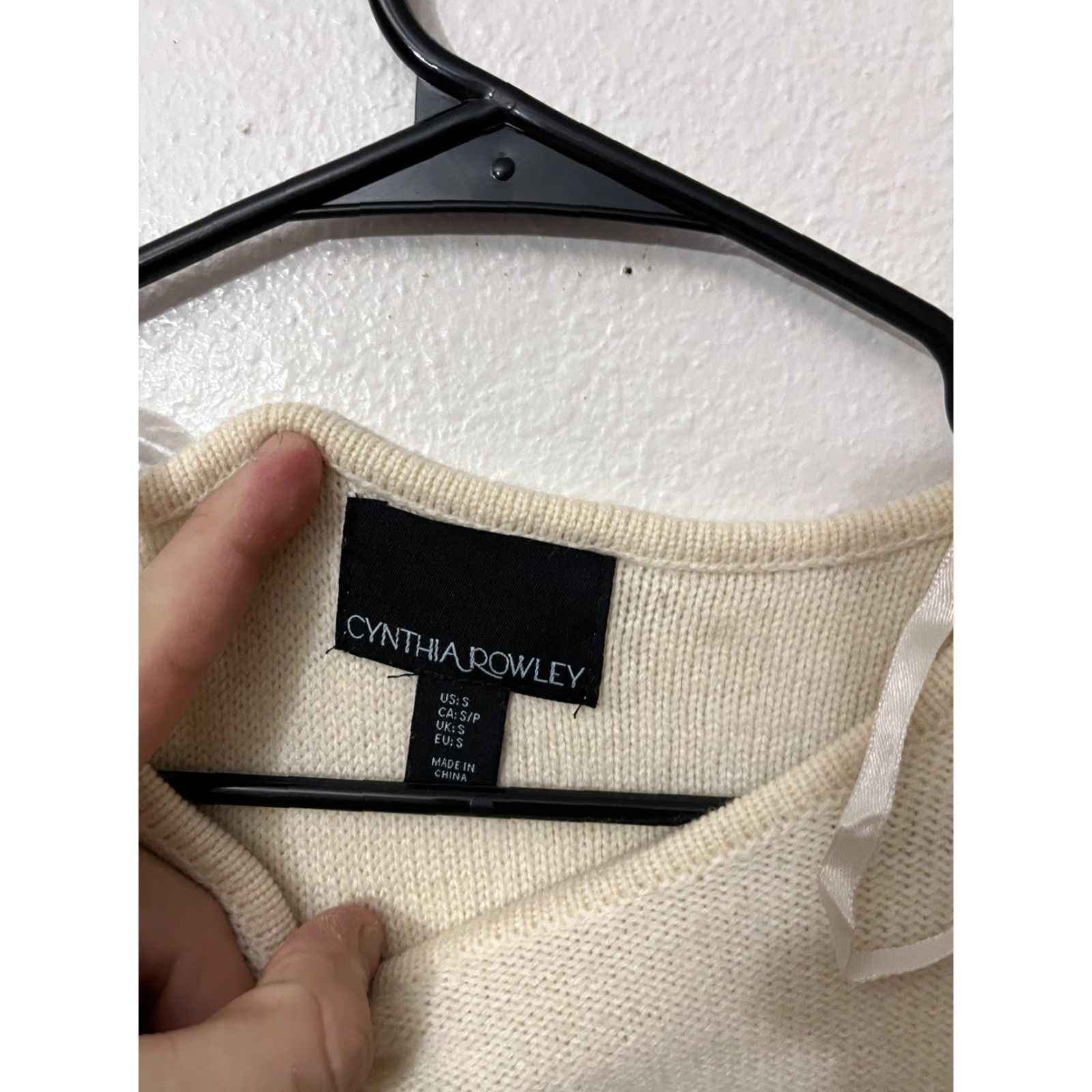 Cynthia Rowley Cynthia Rowley Wool Blend Acrylic Crew Neck Sweater S Small Women Ivory Crew Knit Pullover Casual Vintage No (adjust if needed) Size S / US 4 / IT 40 - 2 Thumbnail