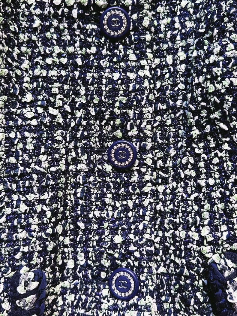 Chanel Chanel 19P Cruise Series Mixed-color Tweed Round-neck Long Size XS / US 0-2 / IT 36-38 - 3 Thumbnail