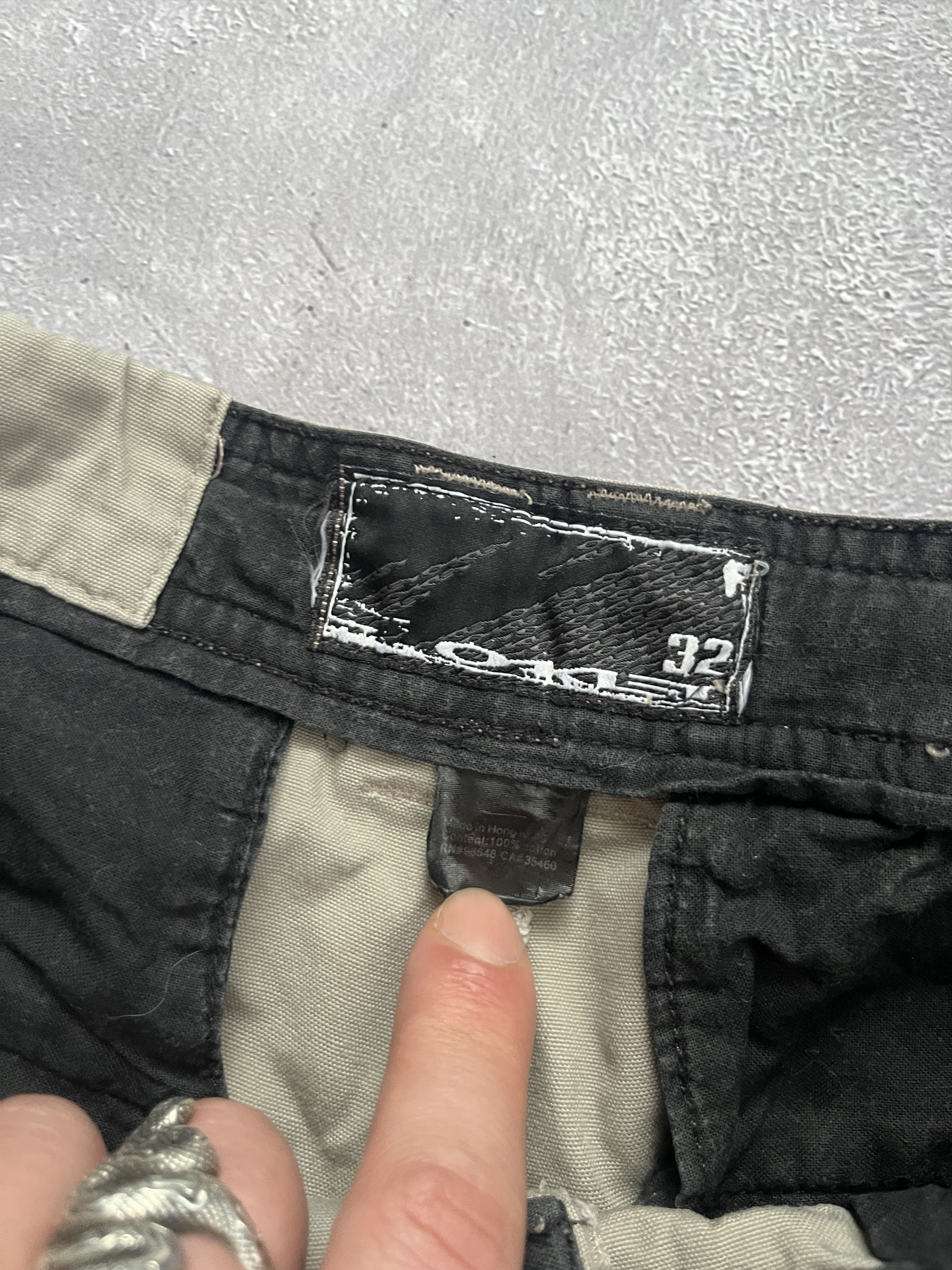 Oakley Vintage Oakley Cargo Short MIlitary Utility Avnat Garde Y2K Size 32" / US 10 / IT 46 - 7 Thumbnail