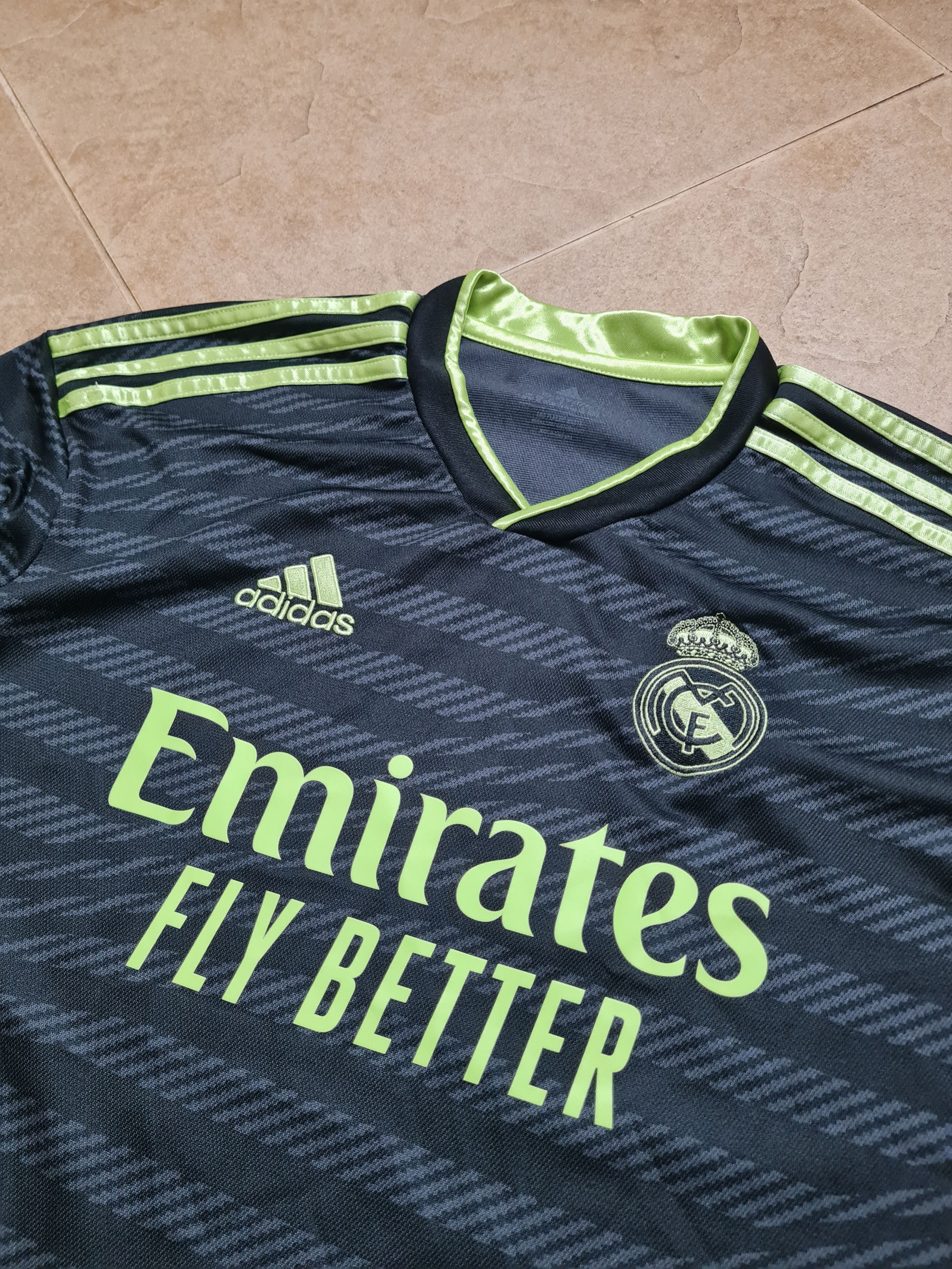 Adidas FOOTBALL JERSEY REAL MADRID THIRD SOOCCER SHIRT #9 BENZEMA Size US S / EU 44-46 / 1 - 3 Thumbnail