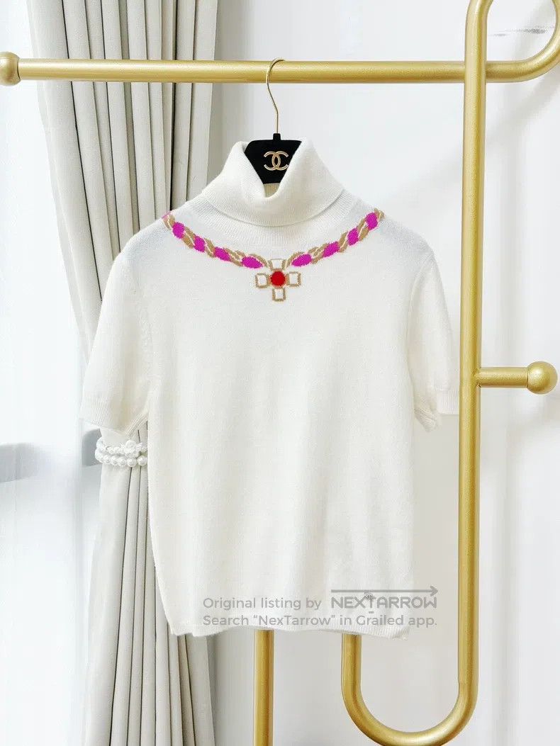 Chanel Chanel 23N coco neige popular milky white pink gemstone ne Size XXS / US 00 / IT 34 - 1 Thumbnail