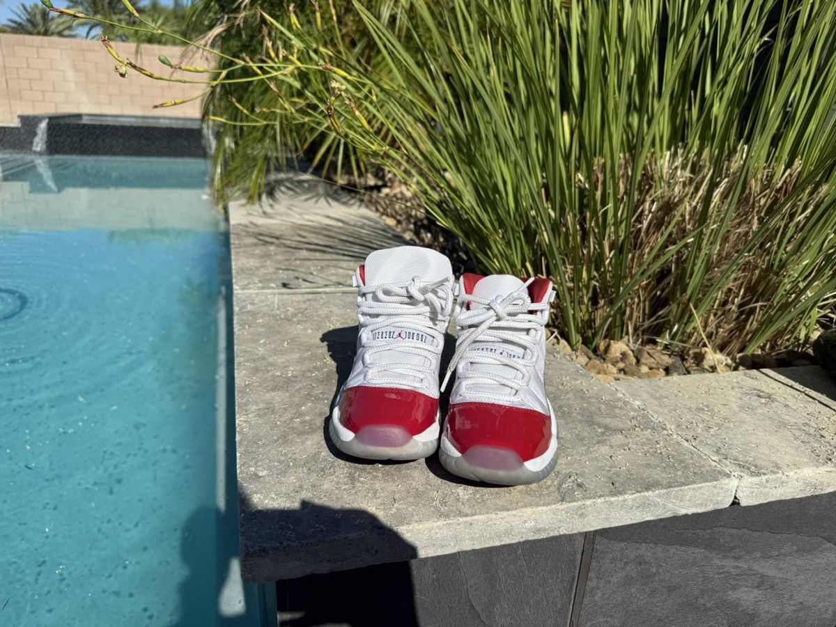 Jordan Brand Jordan 11 Cherry Red Retro Size US 6 / EU 39 - 2 Thumbnail