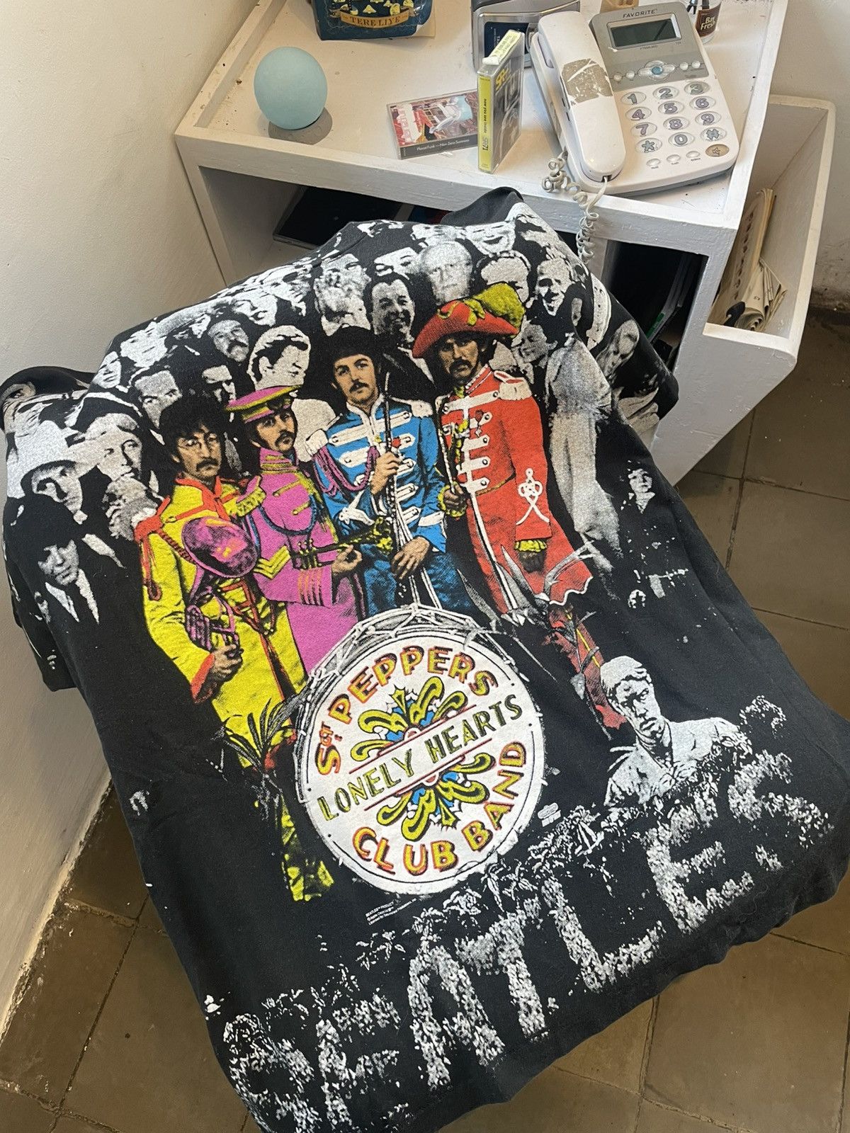 Hanes The beatles sgt pappers Size US XL / EU 56 / 4 - 1 Thumbnail