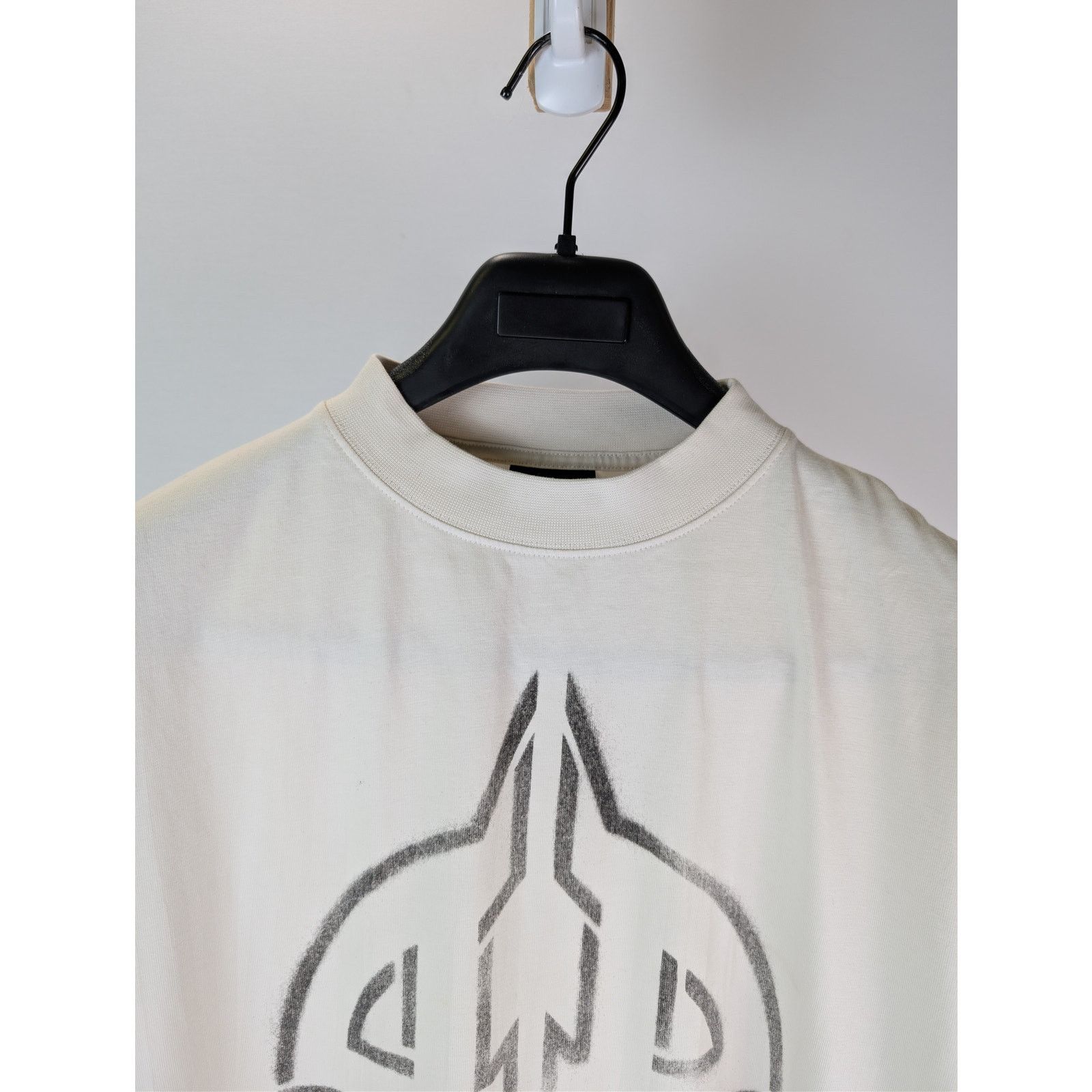 Balenciaga o1rshd1 BB Stencil Vintage Oversized Jersey T-Shirt in Ecru Size US M / EU 48-50 / 2 - 7 Thumbnail