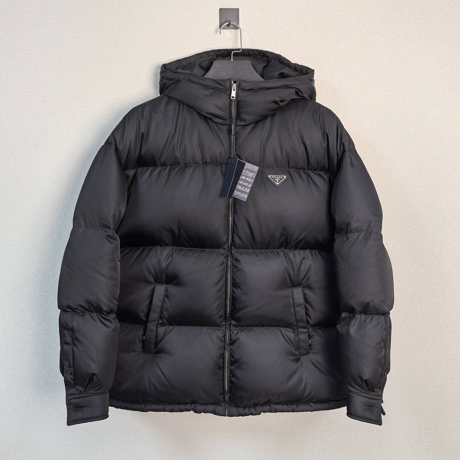 Prada Prada Re-Nylon Puffer Down Jacket Size 44 Size M / US 6-8 / IT 42-44 - 1 Thumbnail