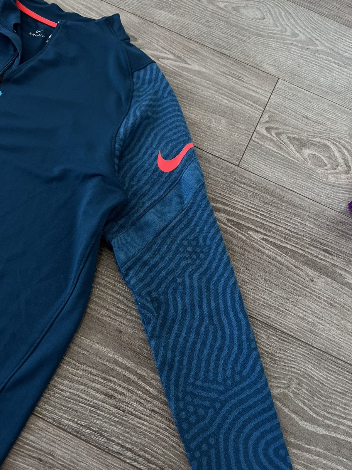 Nike Nike Dry-Fit Football Strike Drill Training 1/3 Zip Shirt Size US L / EU 52-54 / 3 - 12 Thumbnail