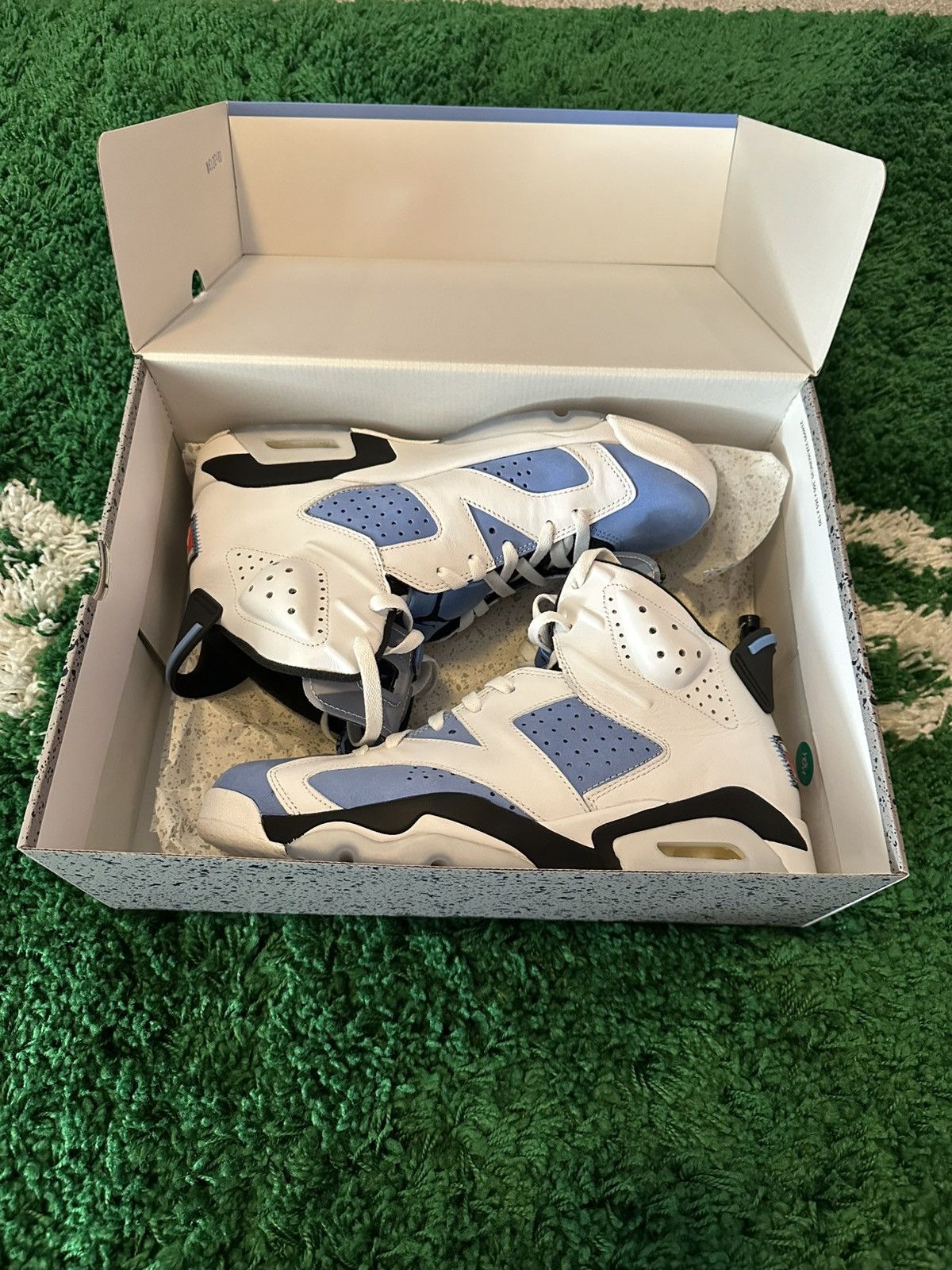 Jordan Brand × Nike Jordan 6 UNC Sneakers 11 Size US 11 / EU 44 - 1 Thumbnail