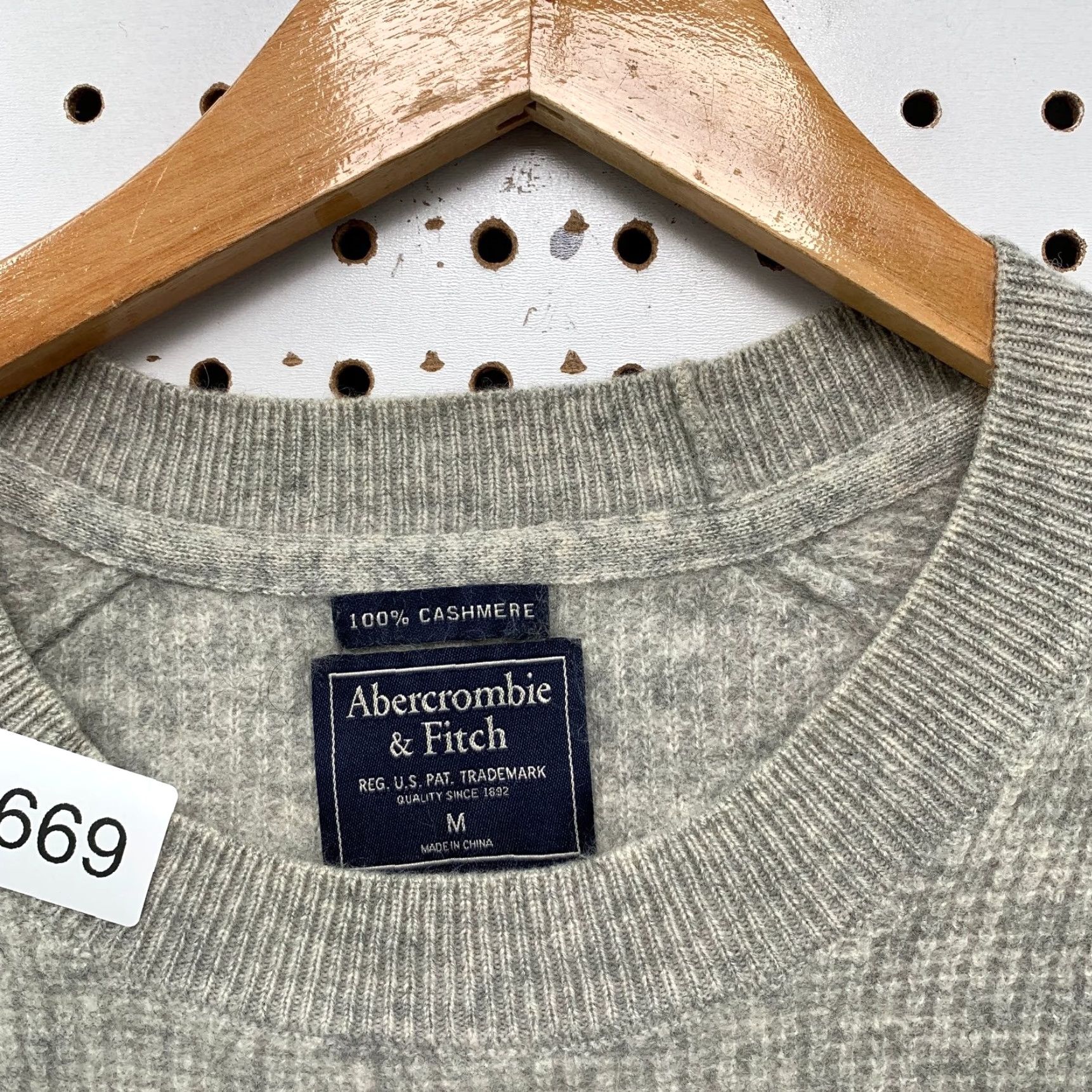 Abercrombie & Fitch VINTAGE Abercrombie & Fitch 100% Cashmere Sweater Womens Medium Gray Waffle Soft Knit Size M / US 6-8 / IT 42-44 - 3 Thumbnail