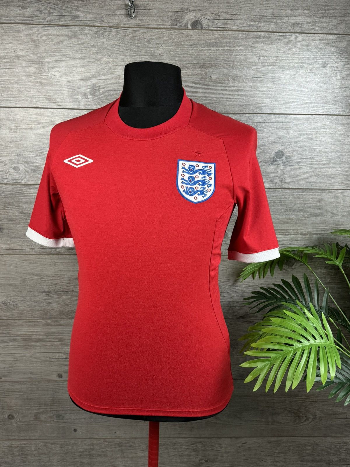 Umbro Umbro soccer jersey England 🏴󠁧󠁢󠁥󠁮󠁧󠁿 size s-m Size US S / EU 44-46 / 1 - 2 Thumbnail