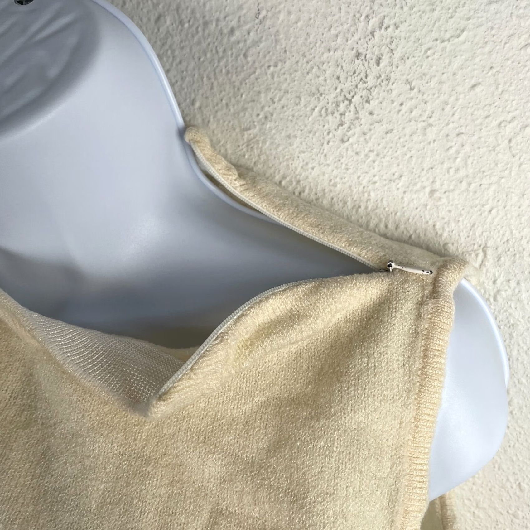 St. John VINTAGE St John Shirt Womens Cropped Sleeveless Wool Knit Cream White Size S 2001 Size S / US 4 / IT 40 - 4 Thumbnail