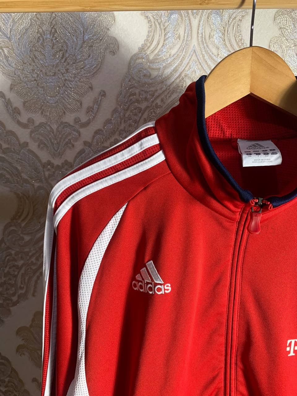 Adidas VINTAGE ADIDAS FC BAYERN MUNCHEN GERMANY SOCCER JACKET RETRO Size US XL / EU 56 / 4 - 3 Thumbnail