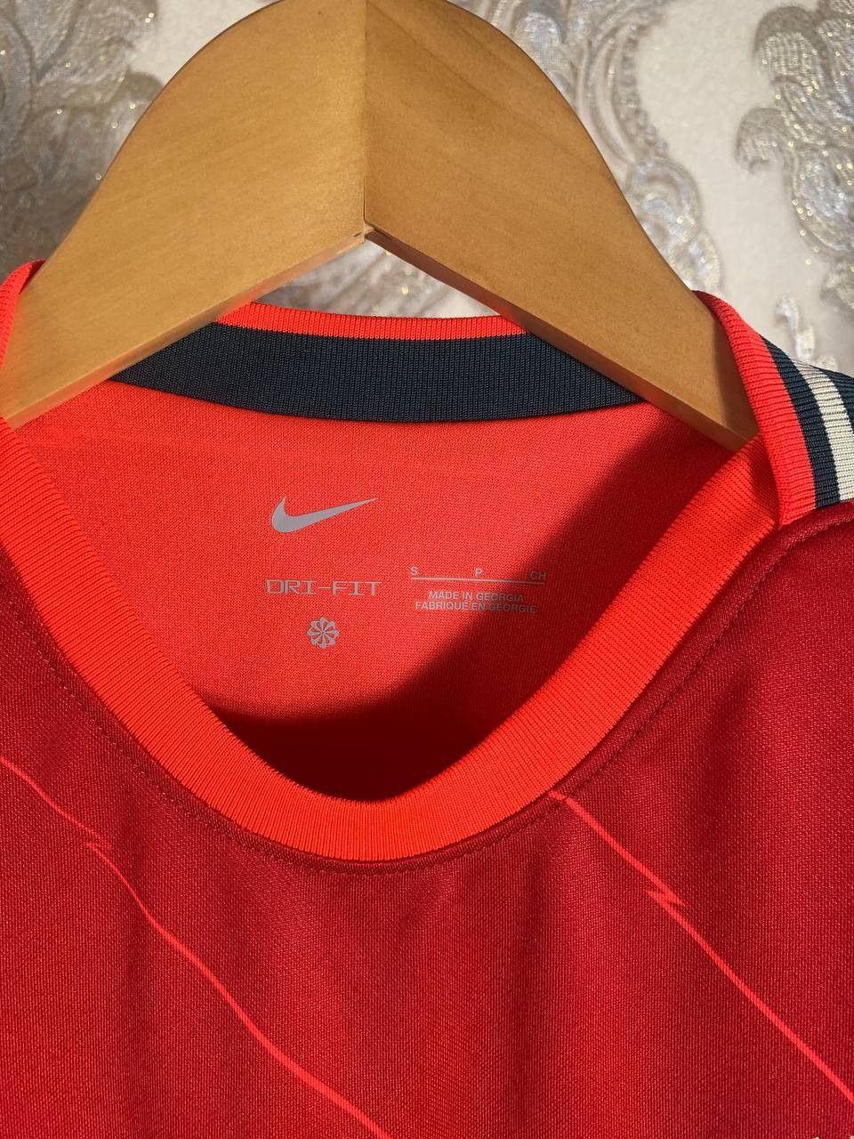 Vintage Nike FC Liverpool England Soccer Jersey Retro Bloke Y2K 90s Size US S / EU 44-46 / 1 - 4 Thumbnail