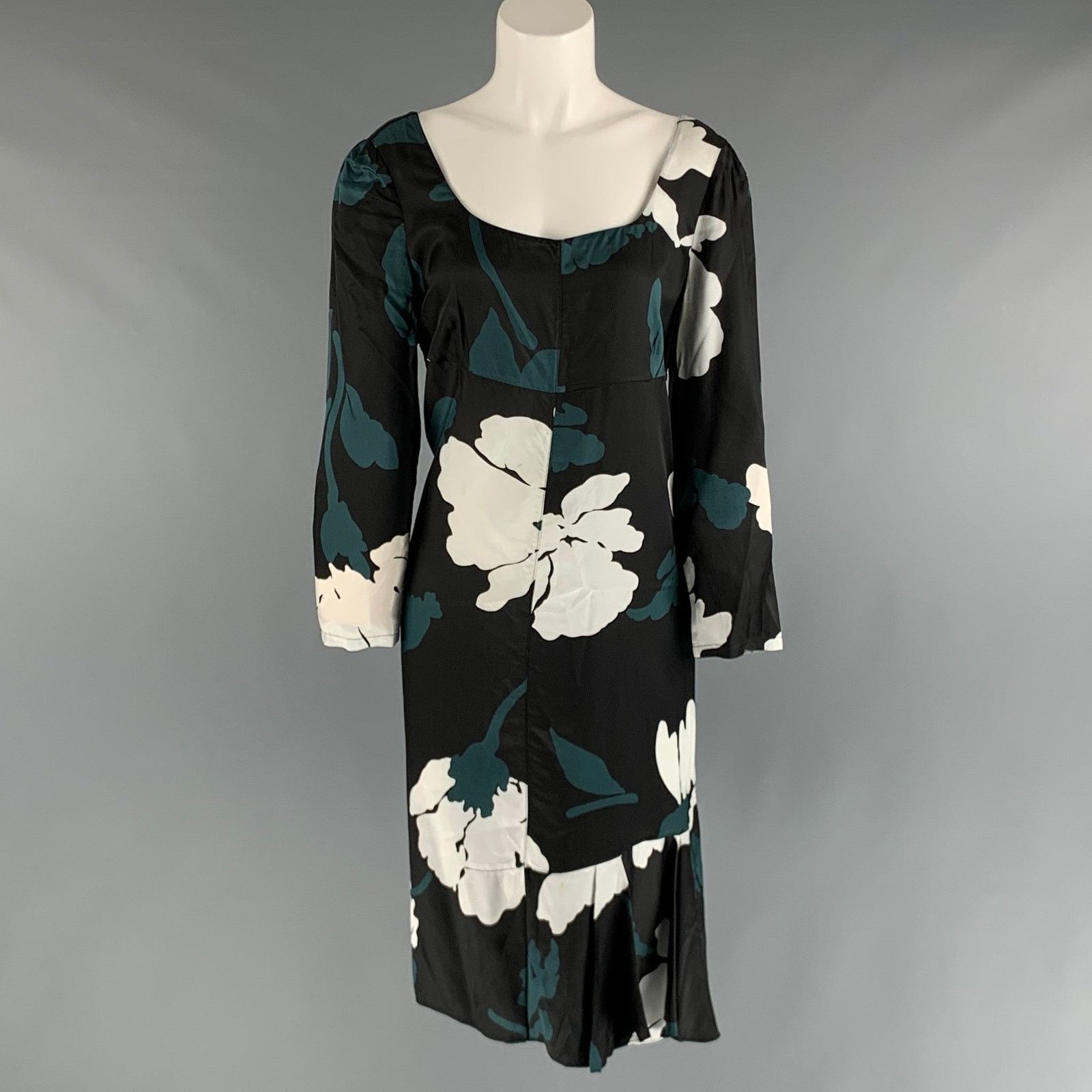 Size 6 Black Green Viscose Abstract floral 3/4 Sleeves Dress