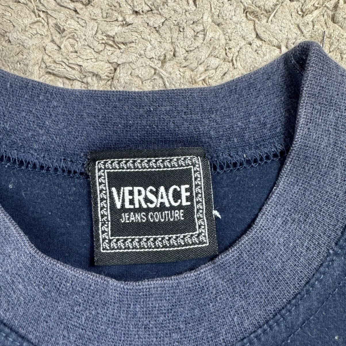 Versace Vintage Versace Embroidery Logo T-shirt Size US L / EU 52-54 / 3 - 16 Thumbnail